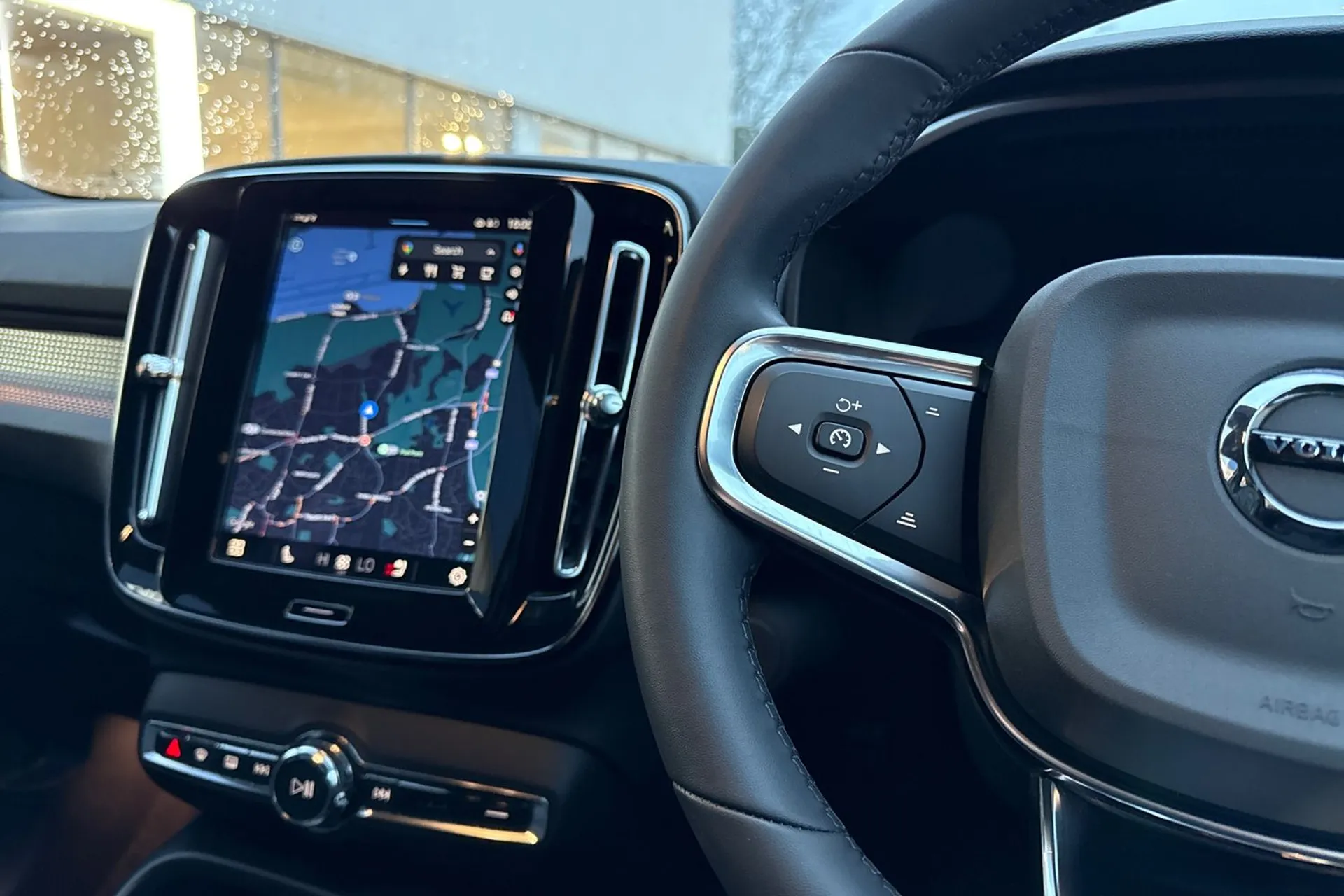 Volvo XC40 thumbnail image number 36