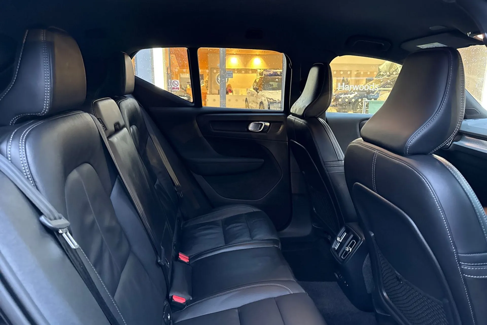 Volvo XC40 thumbnail image number 24