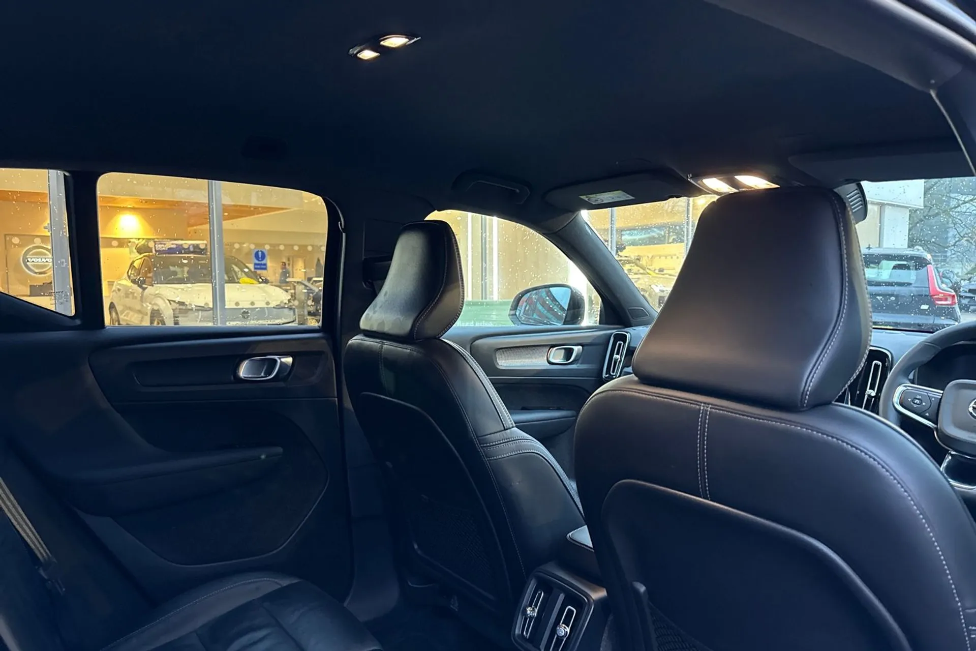 Volvo XC40 thumbnail image number 23