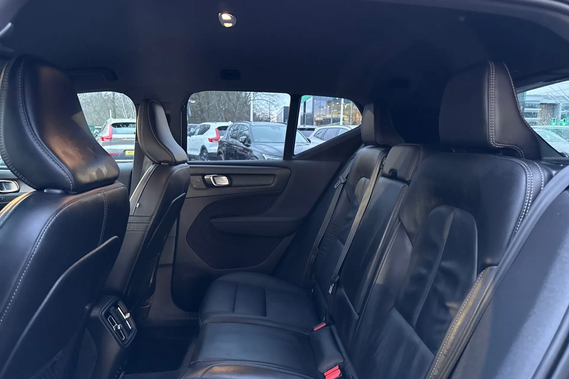 Volvo XC40 thumbnail image number 30