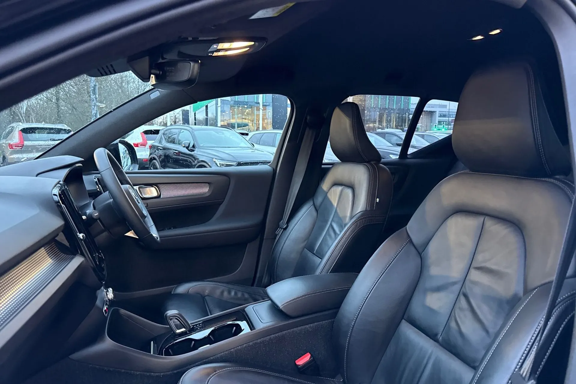 Volvo XC40 thumbnail image number 28