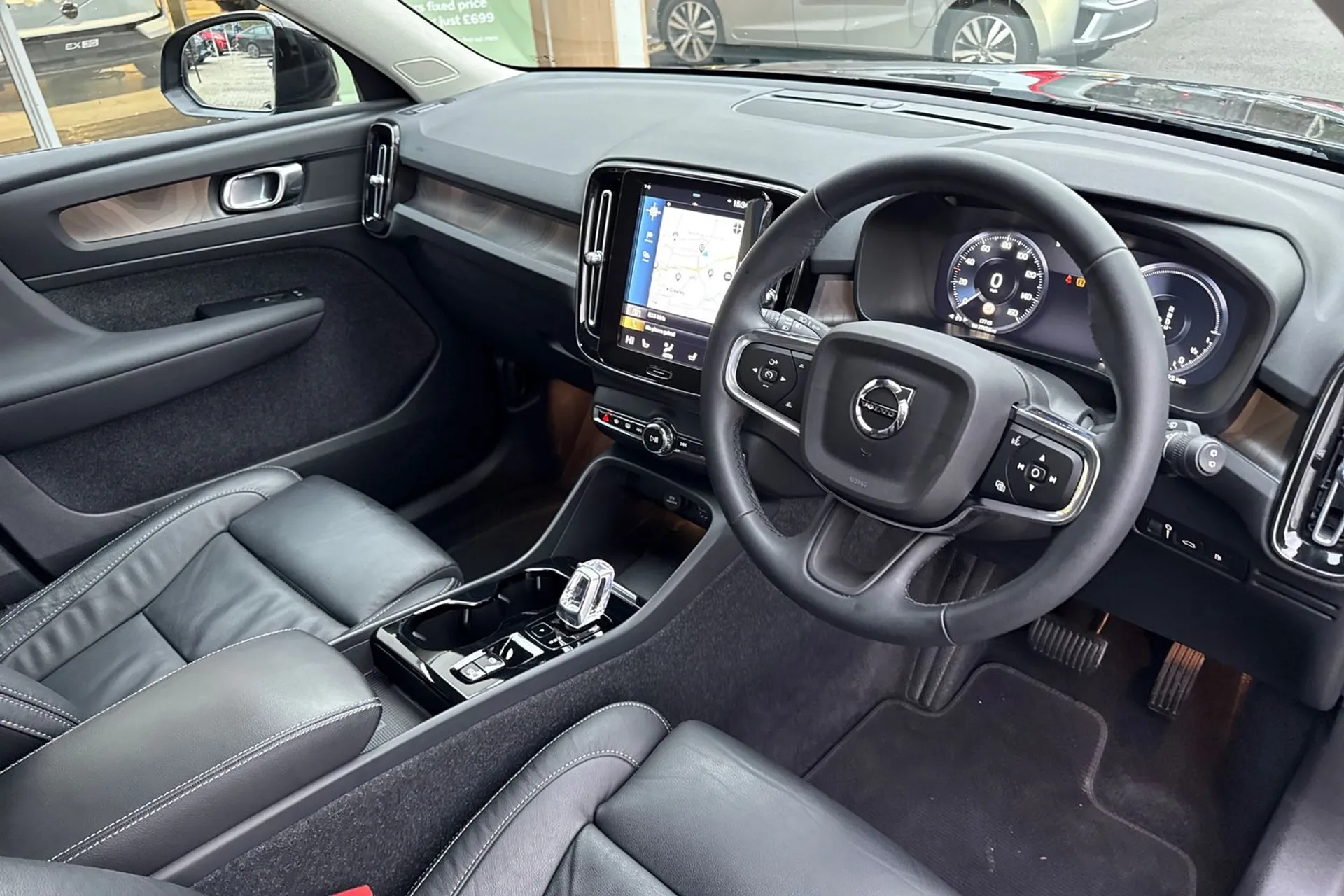 Volvo XC40 thumbnail image number 6