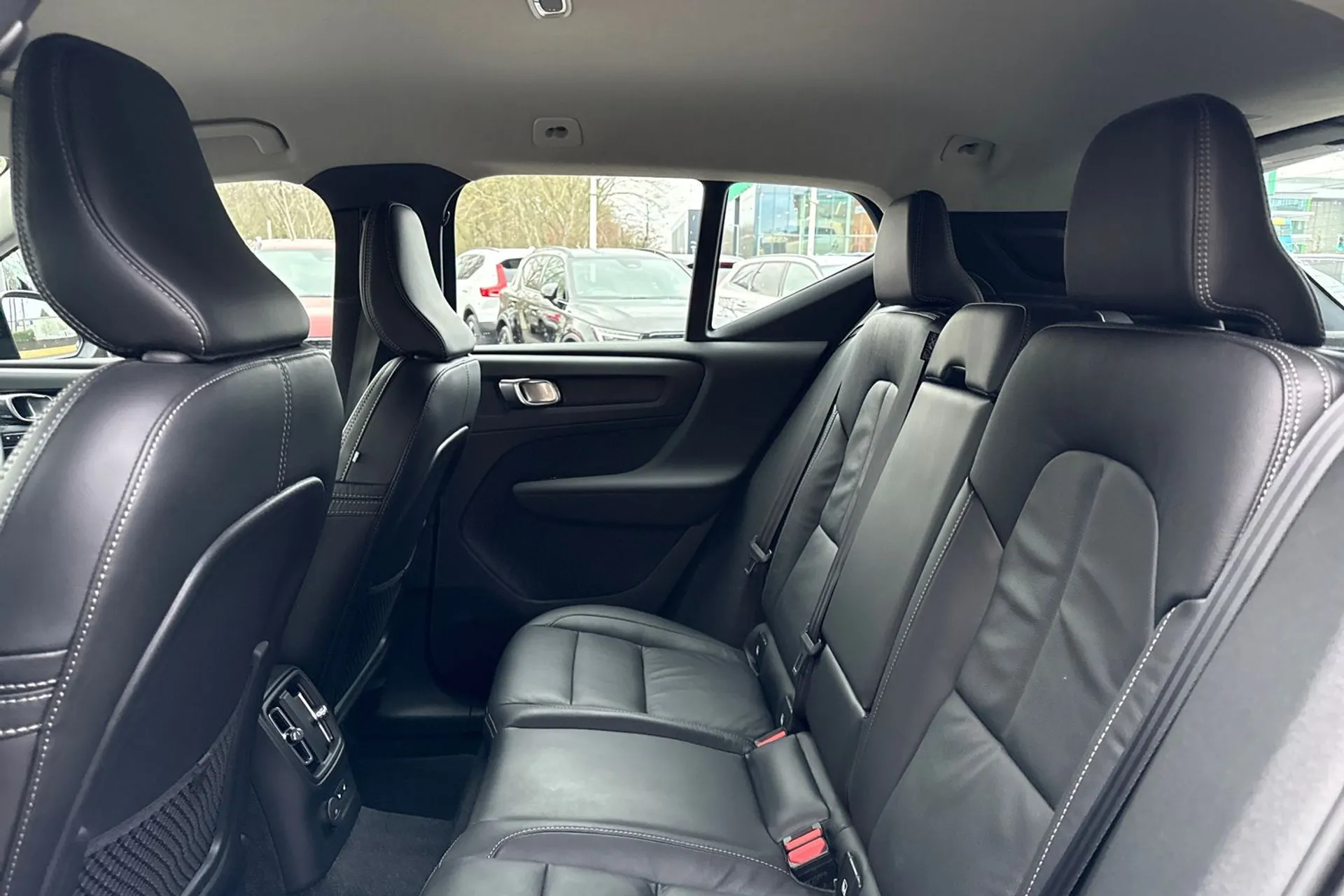 Volvo XC40 thumbnail image number 30