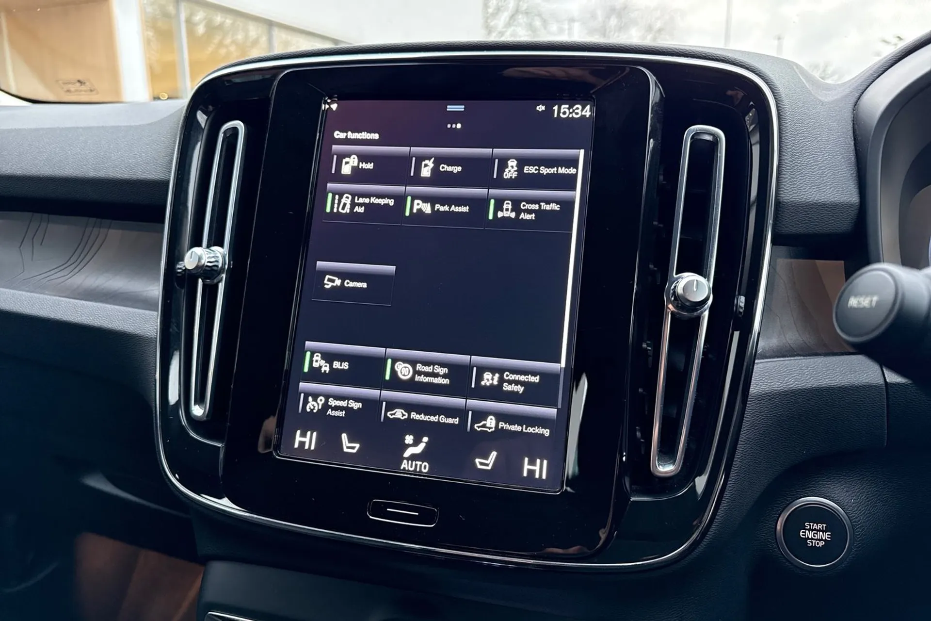 Volvo XC40 thumbnail image number 42