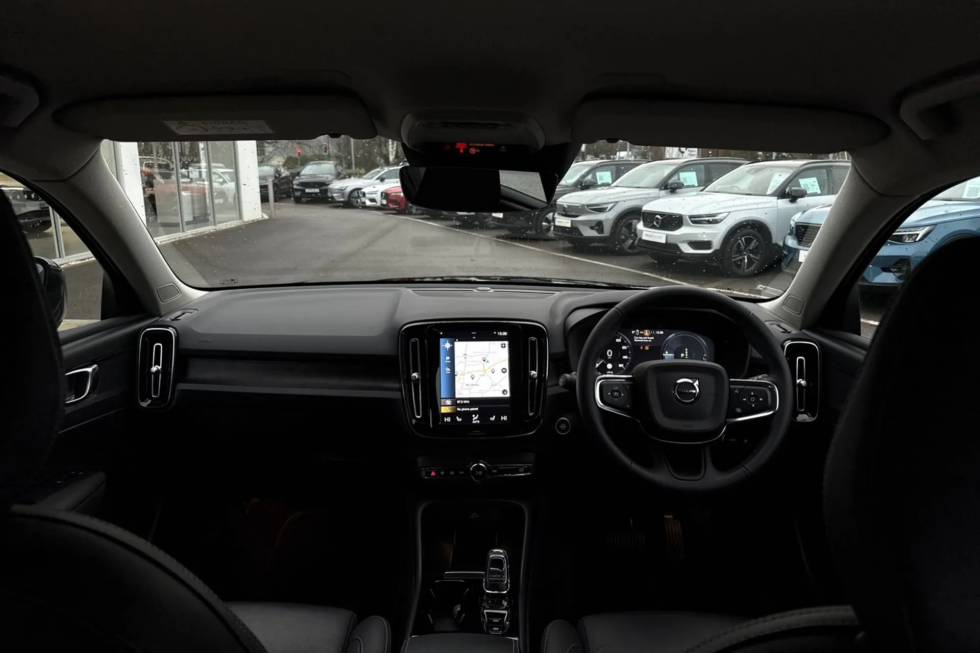 Volvo XC40 thumbnail image number 3