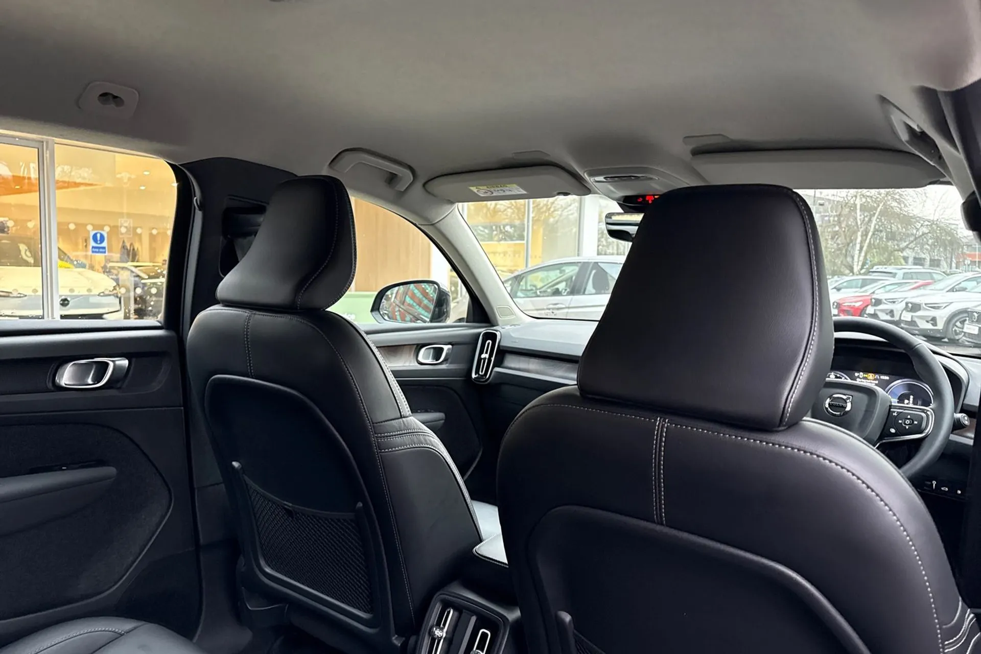 Volvo XC40 thumbnail image number 24