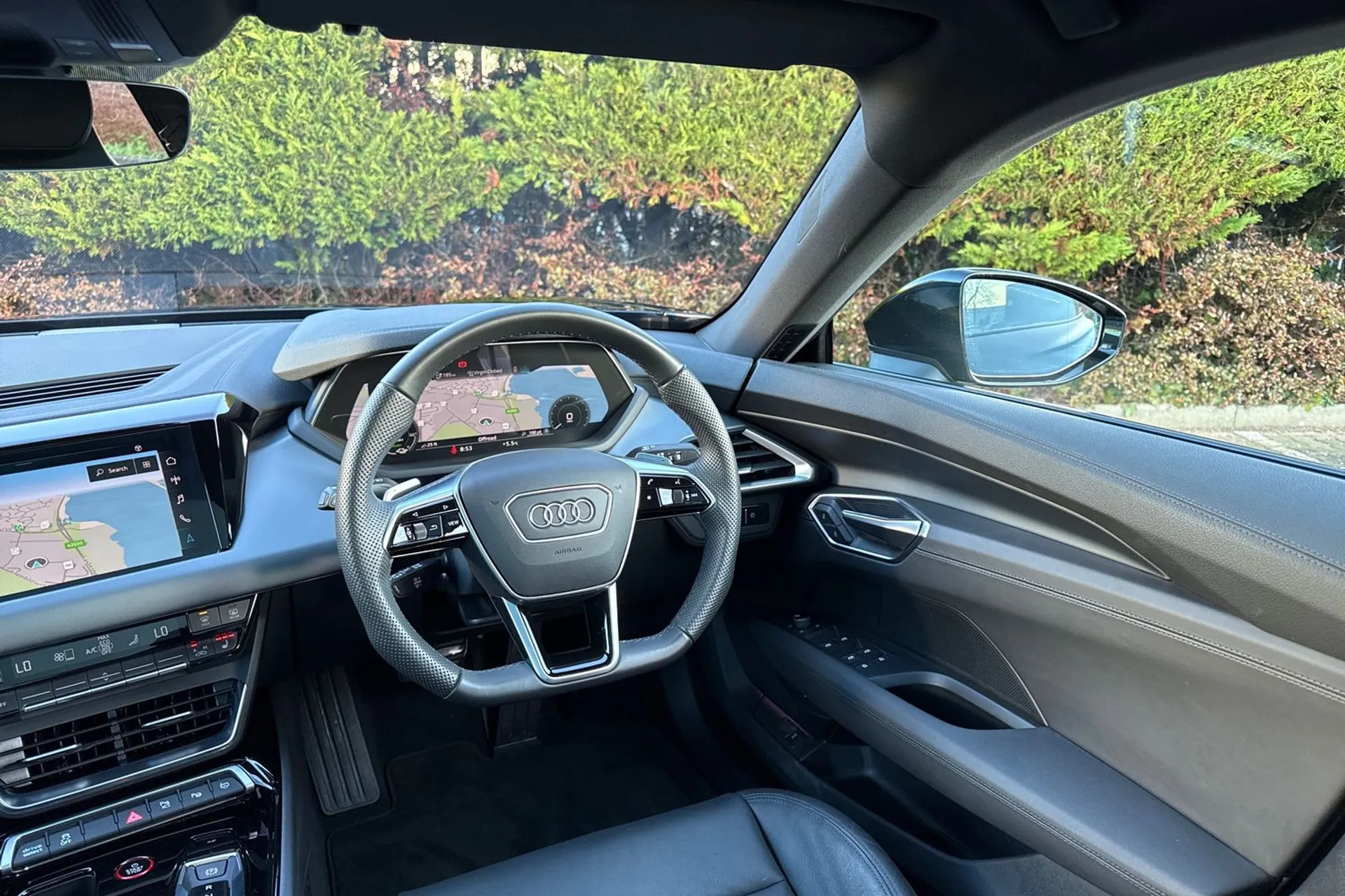 Audi e-tron GT thumbnail image number 47