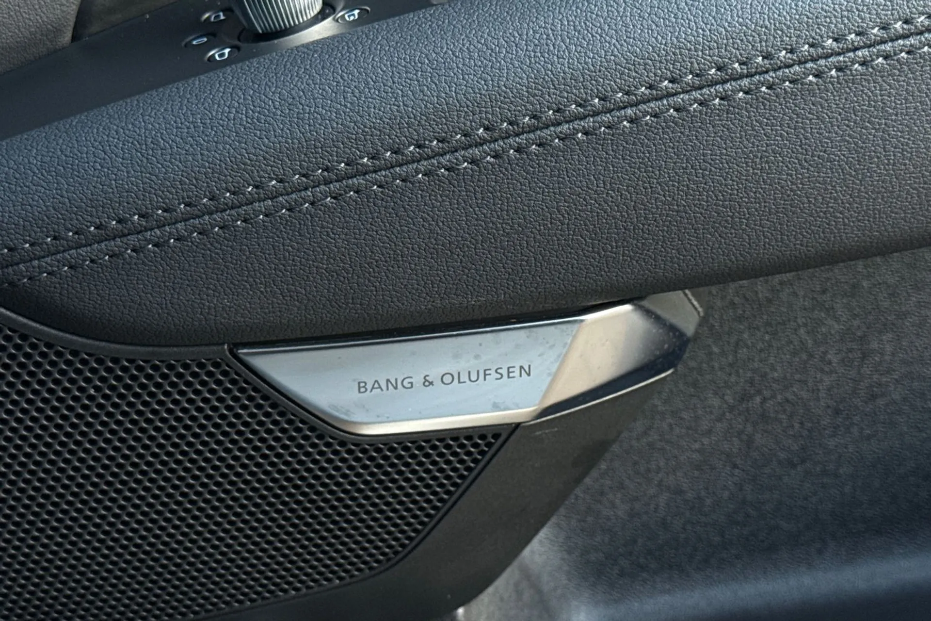 Audi e-tron GT thumbnail image number 27