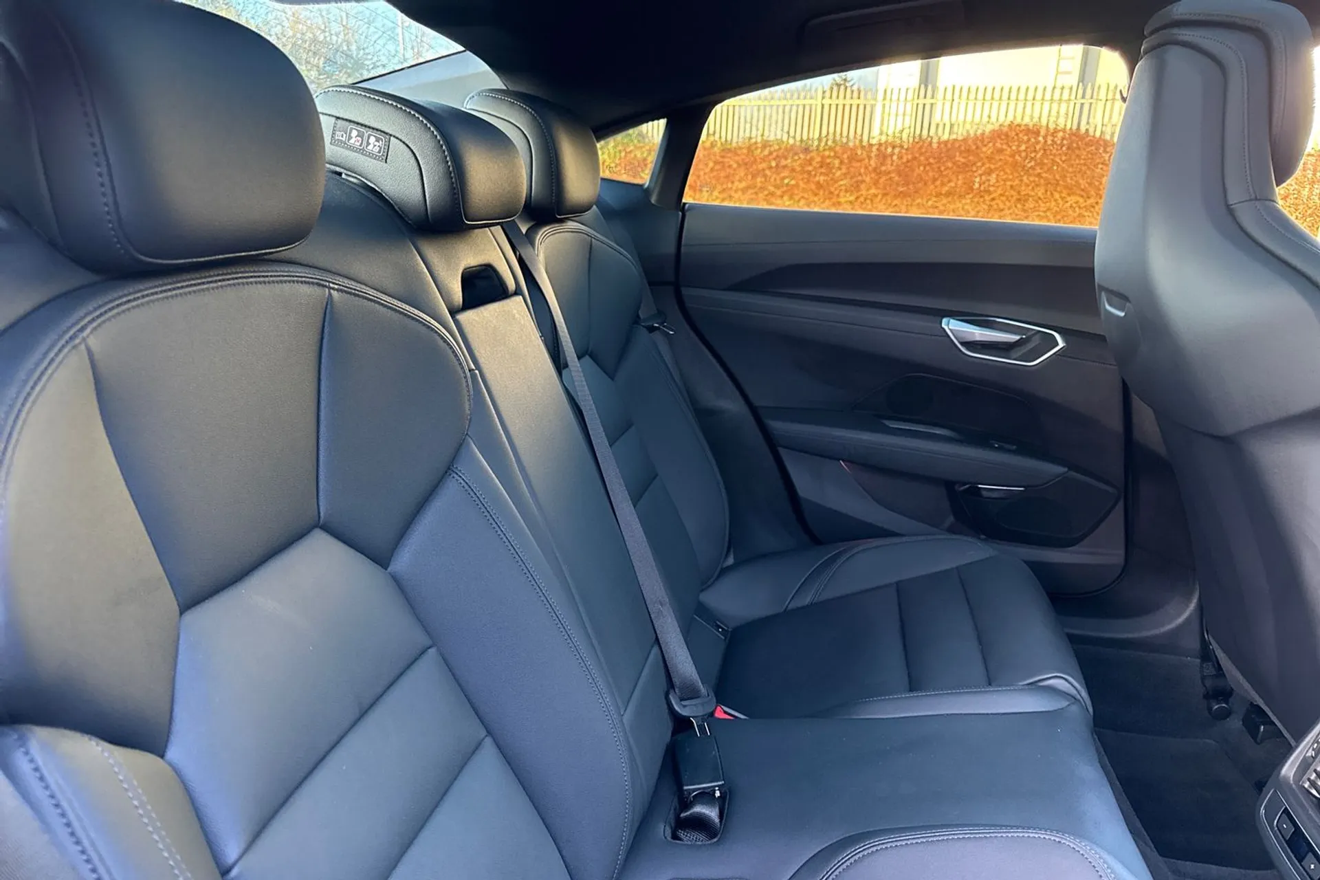 Audi e-tron GT thumbnail image number 41