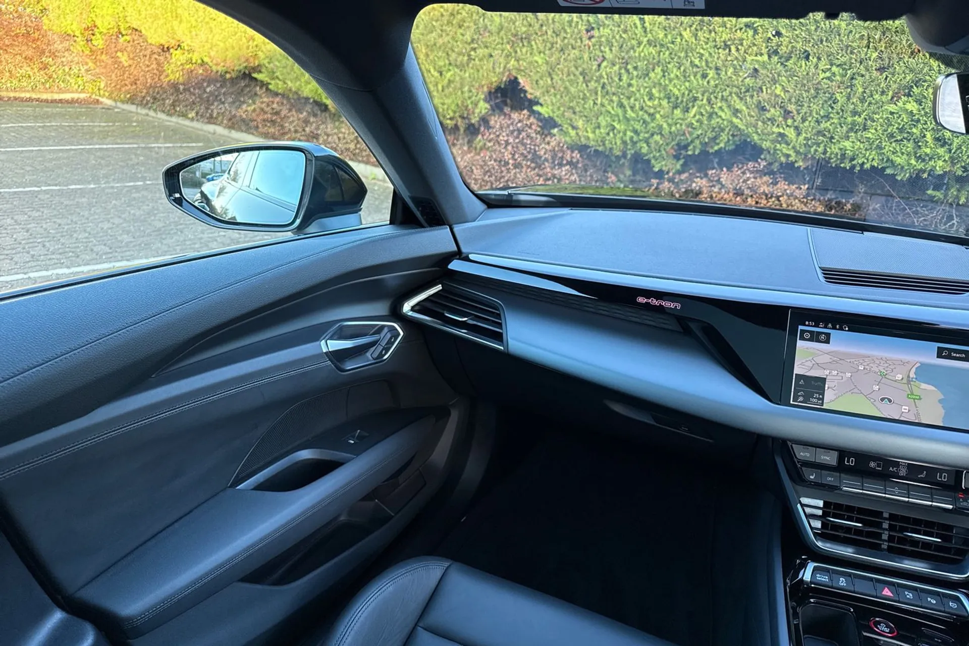 Audi e-tron GT thumbnail image number 46