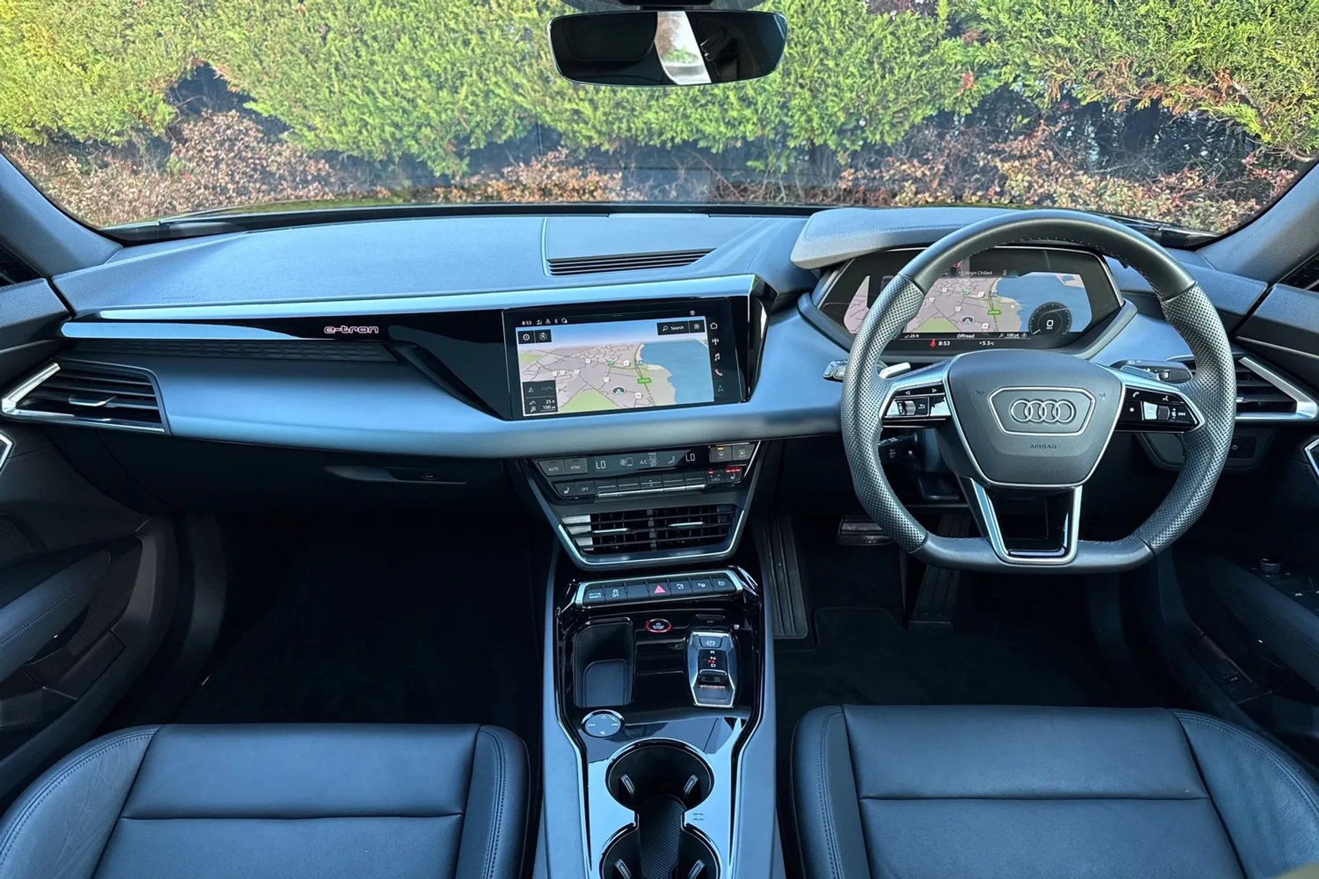 Audi e-tron GT thumbnail image number 3