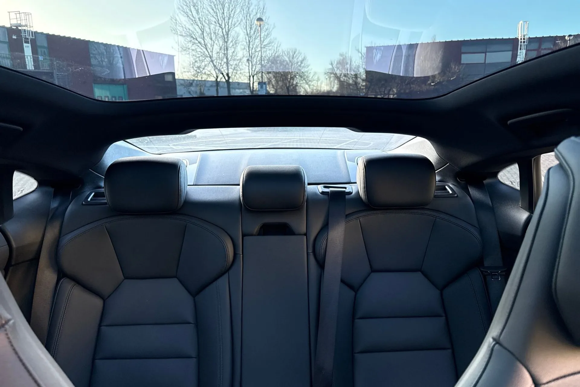 Audi e-tron GT thumbnail image number 11