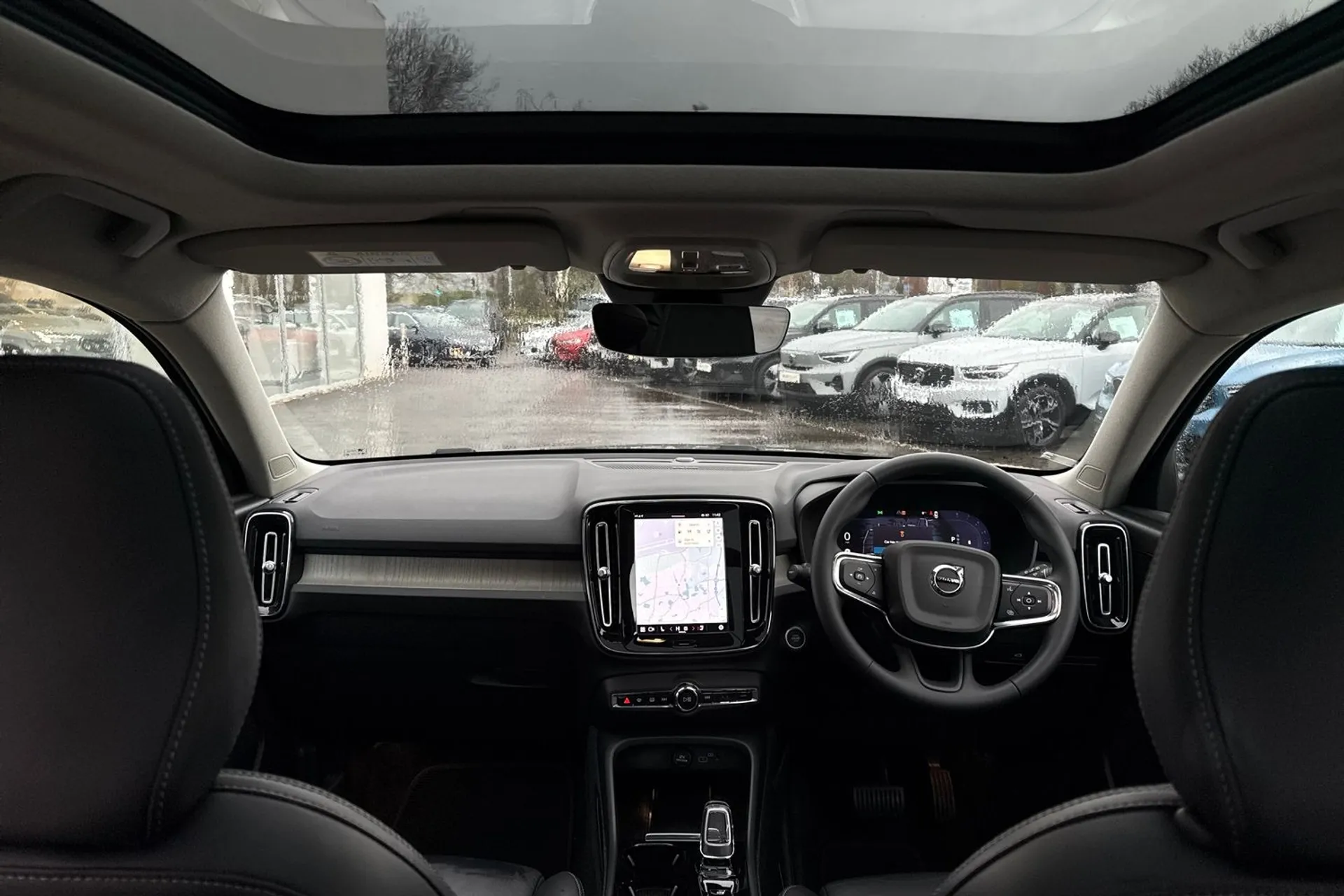 Volvo XC40 thumbnail image number 3