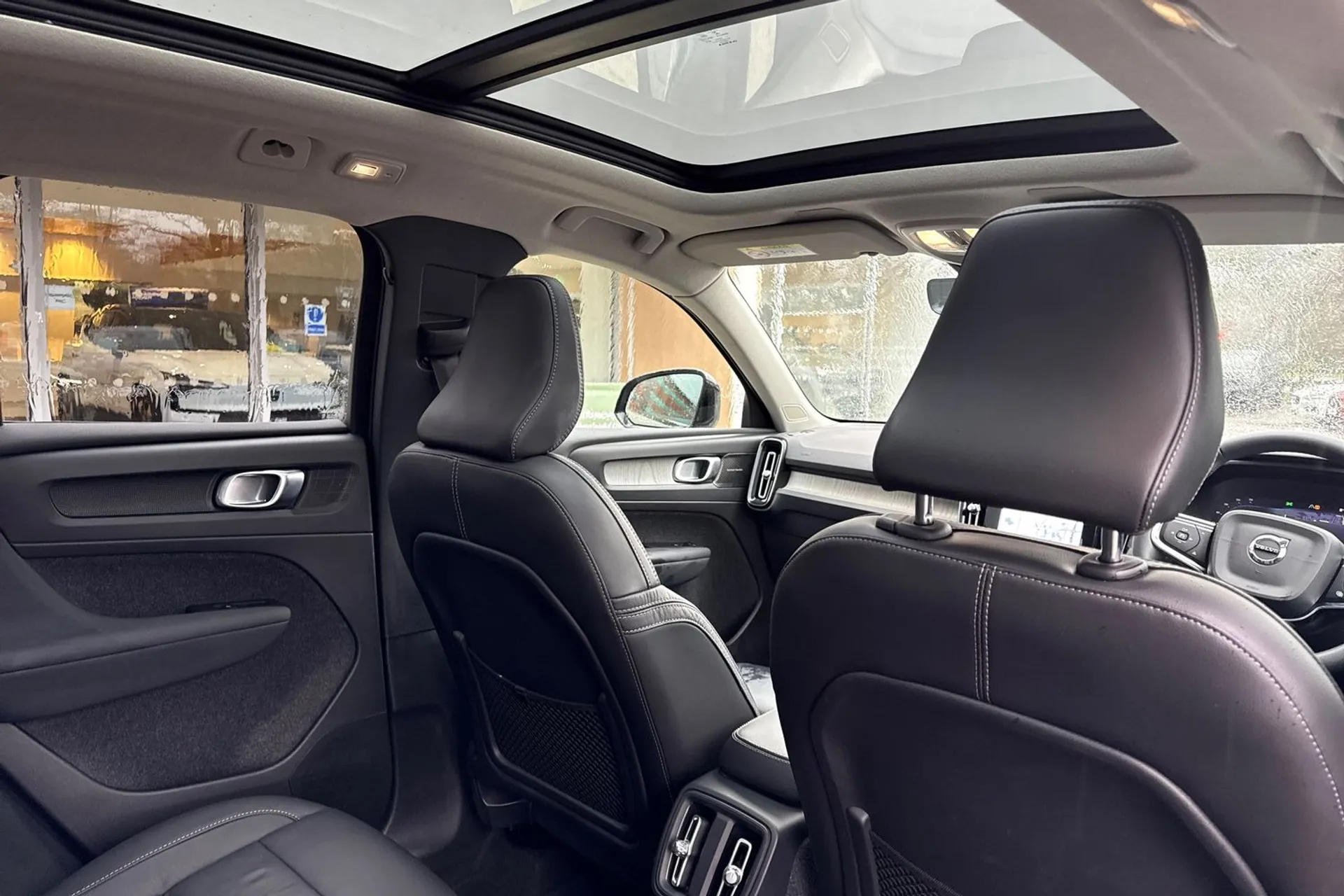 Volvo XC40 thumbnail image number 24