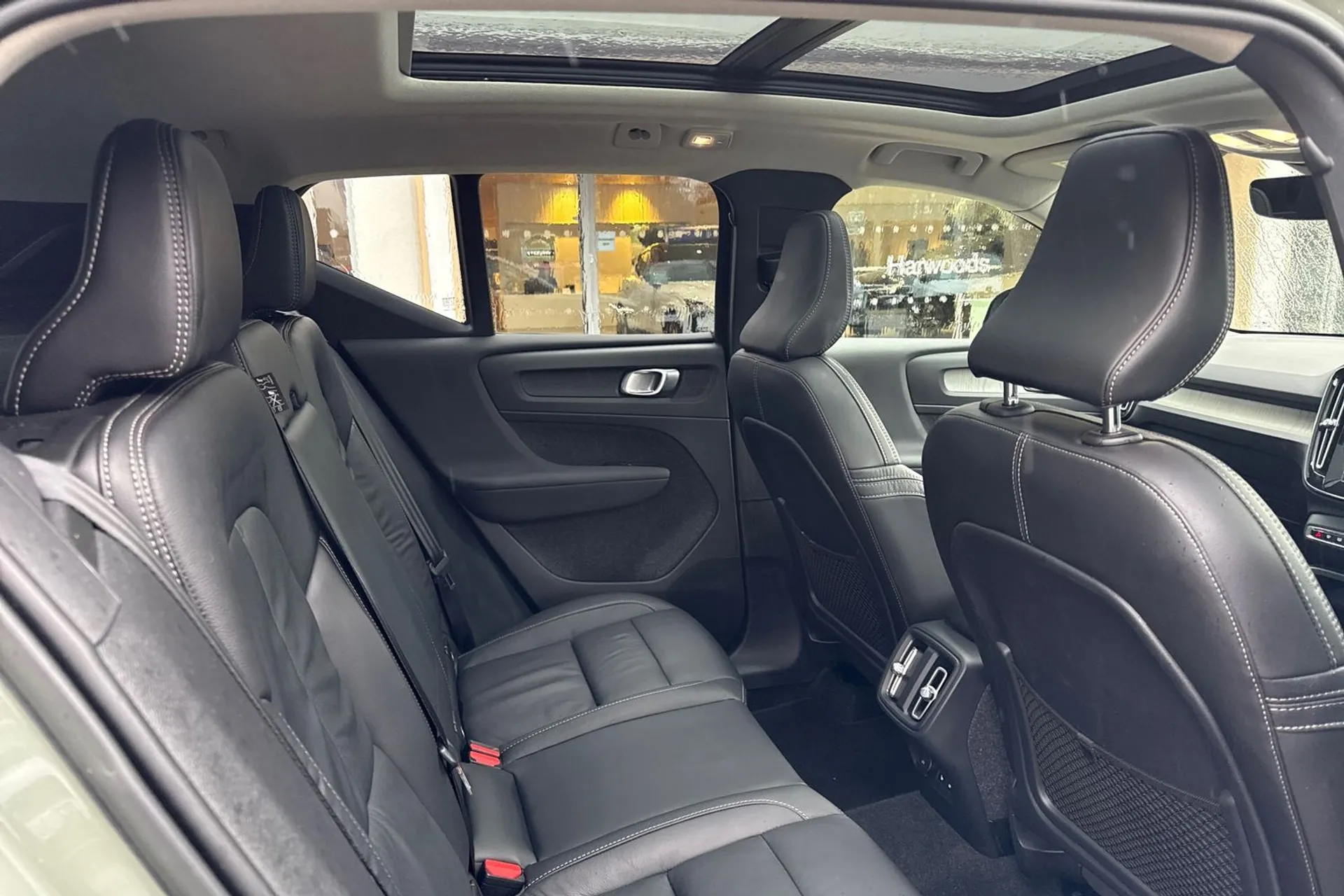 Volvo XC40 thumbnail image number 23