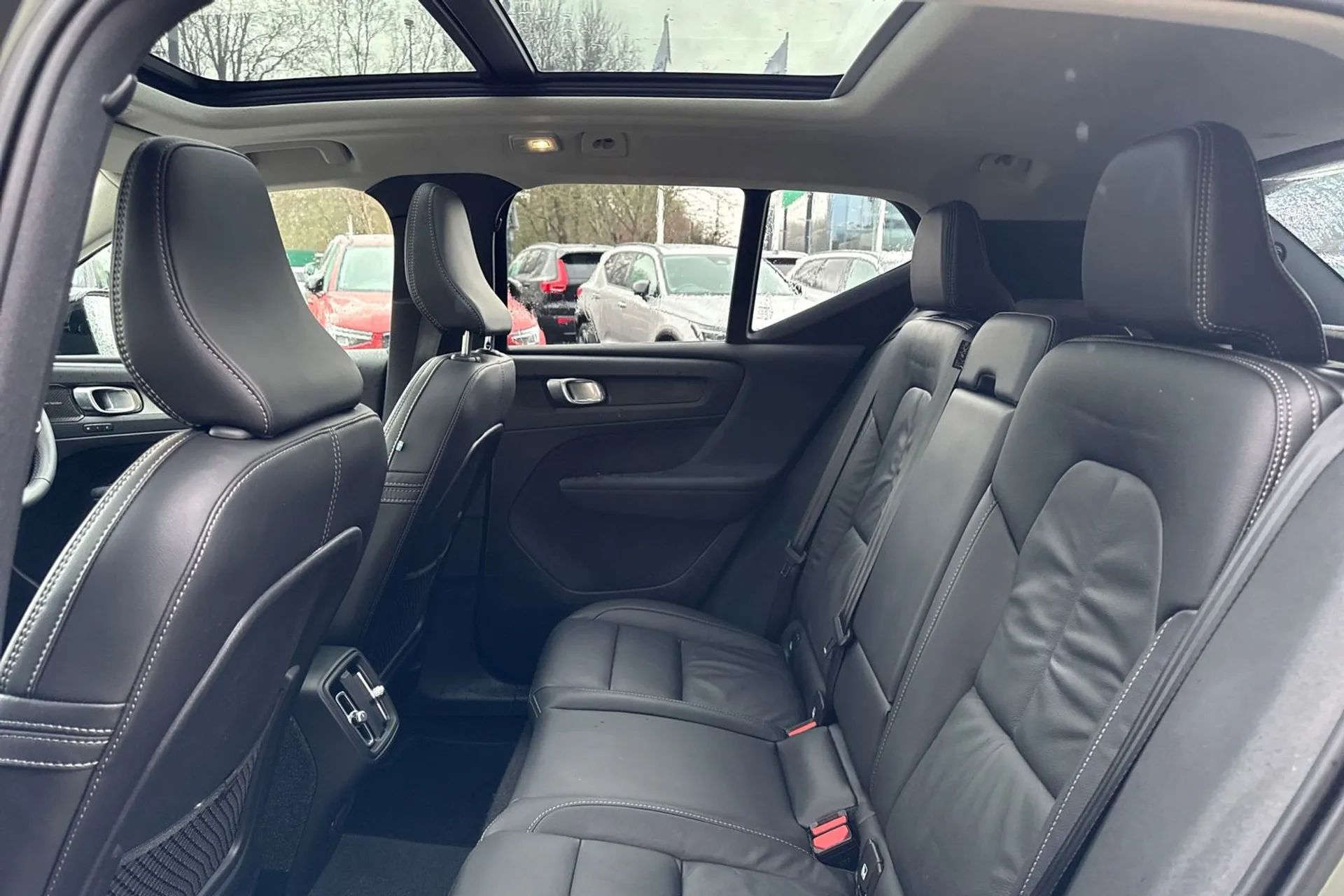 Volvo XC40 thumbnail image number 30