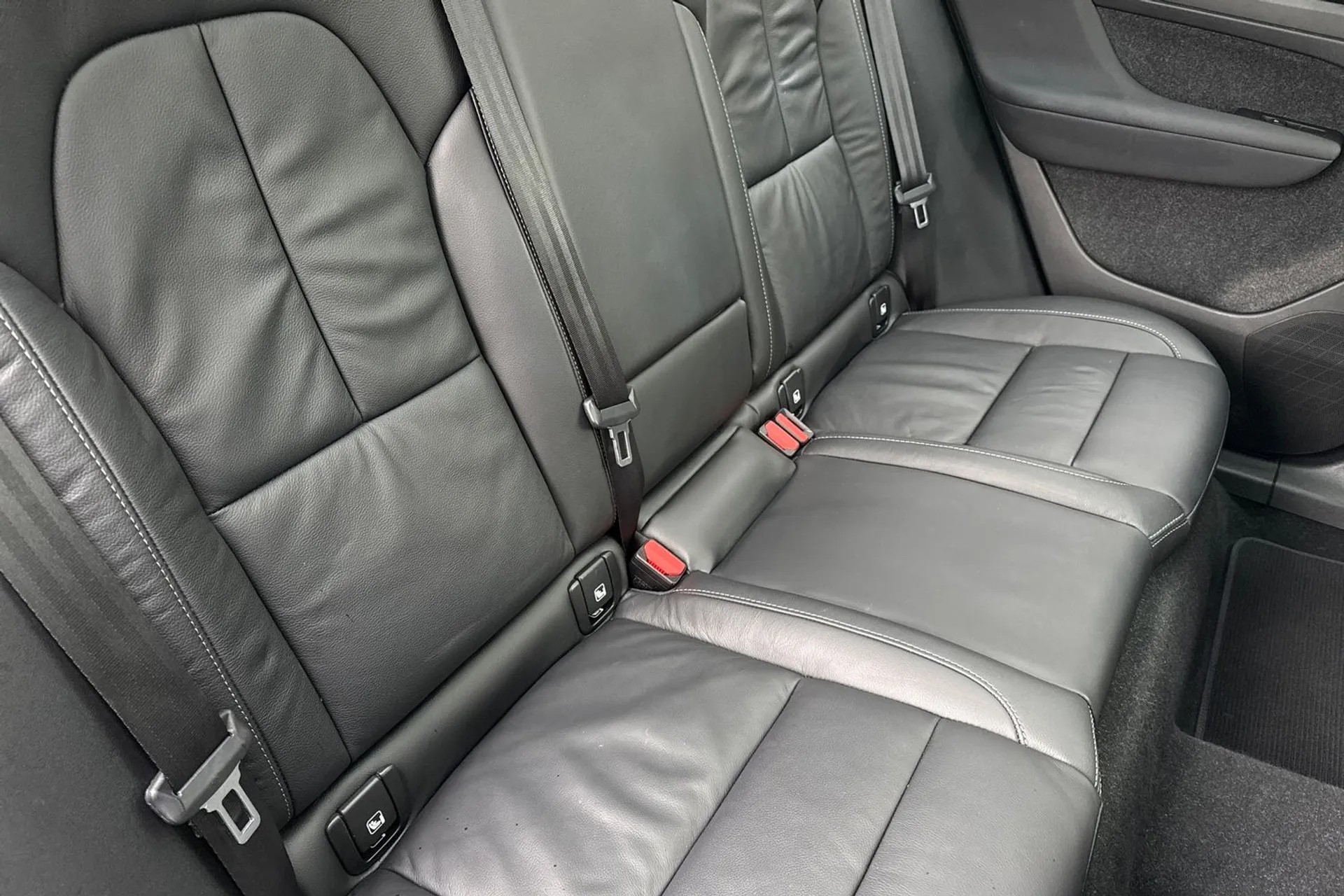 Volvo XC40 thumbnail image number 25