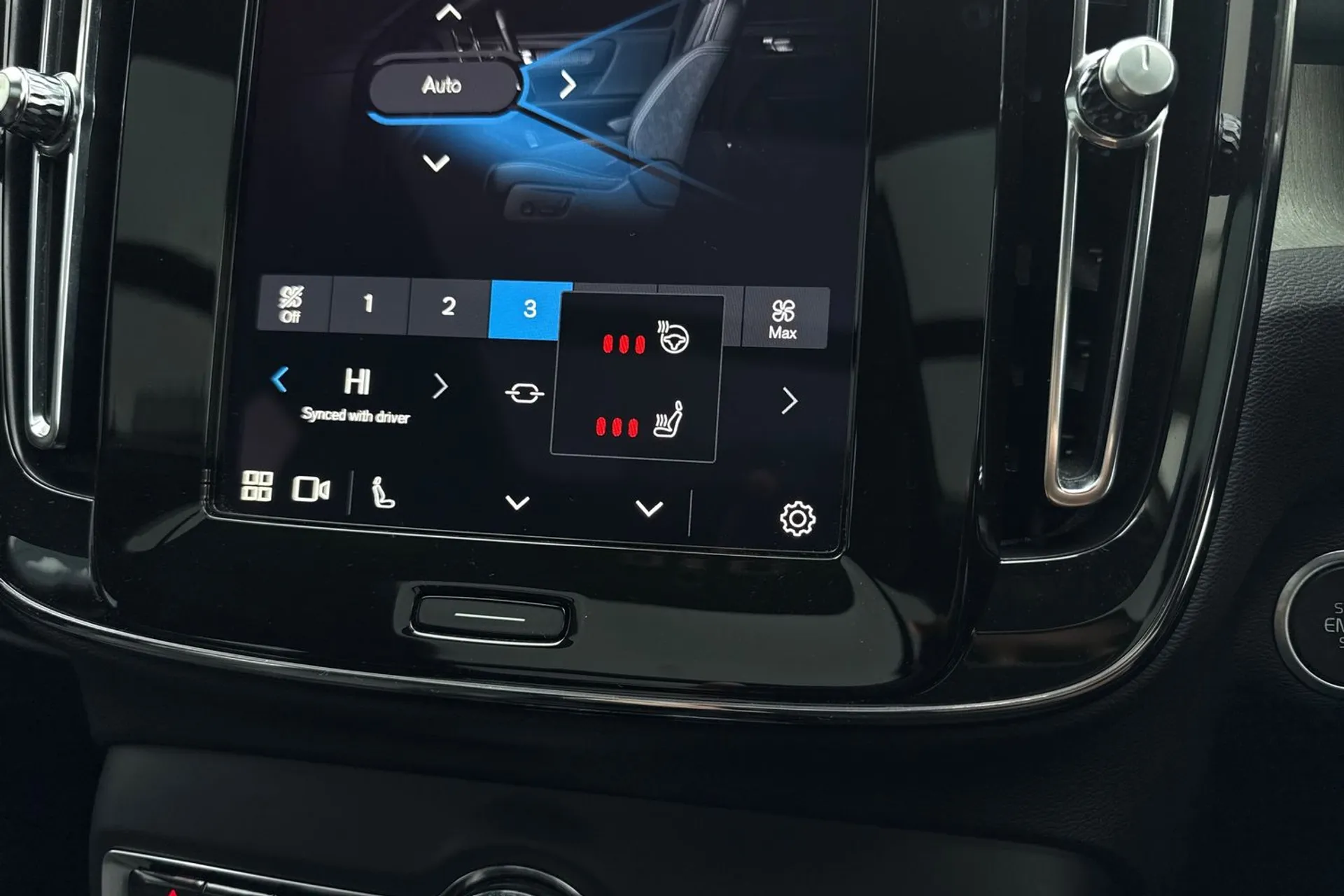 Volvo XC40 thumbnail image number 40