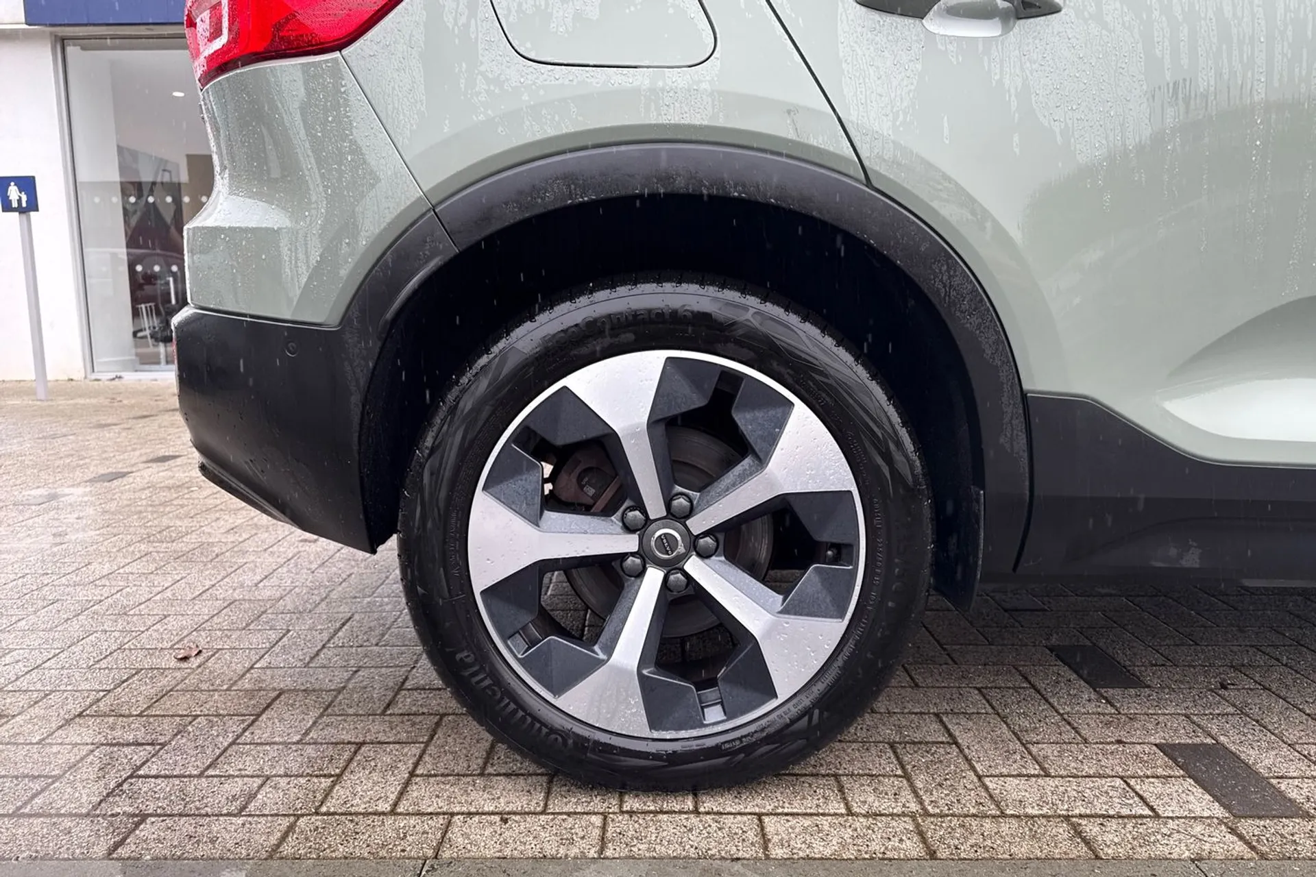 Volvo XC40 thumbnail image number 14