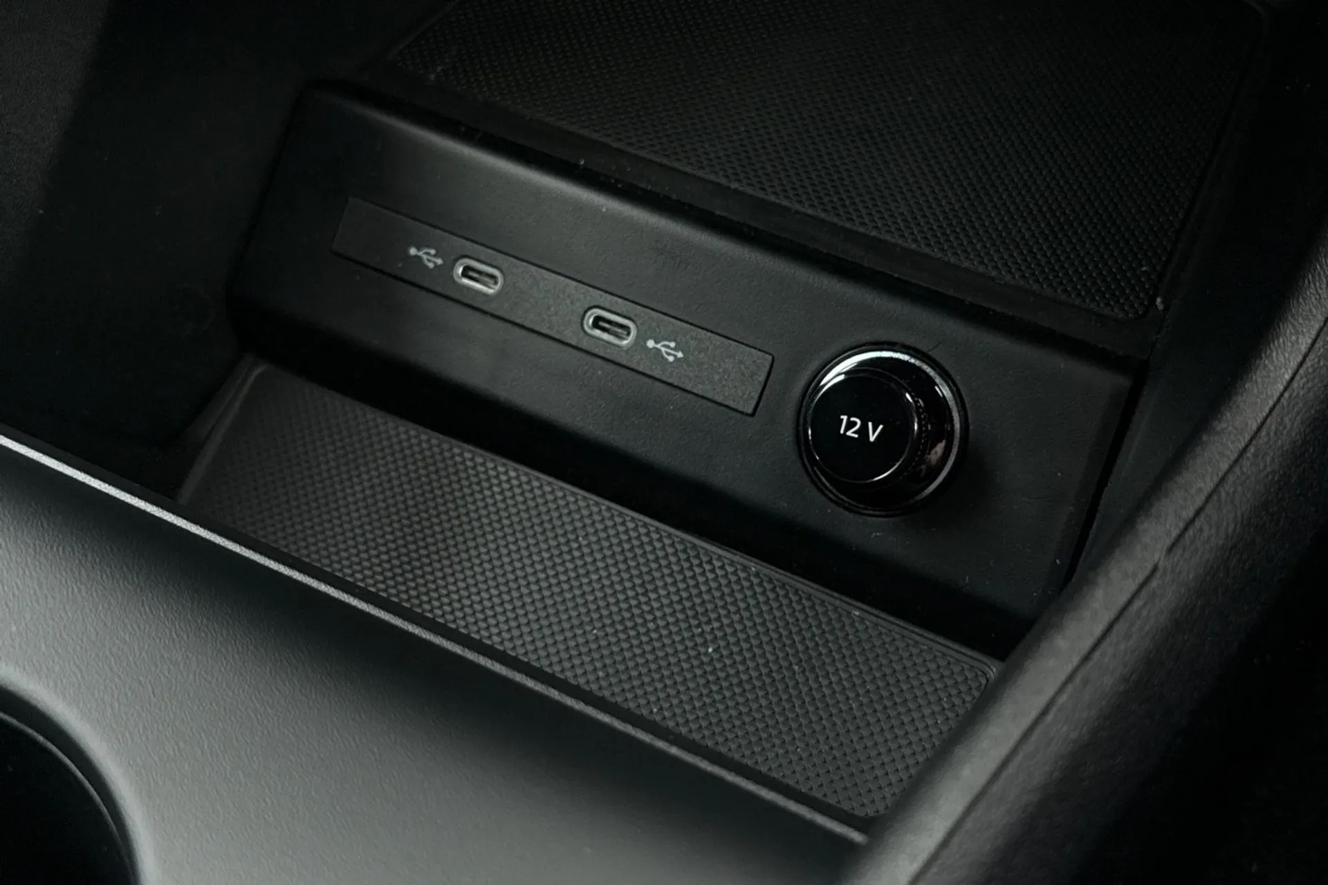 Audi Q4 thumbnail image number 32