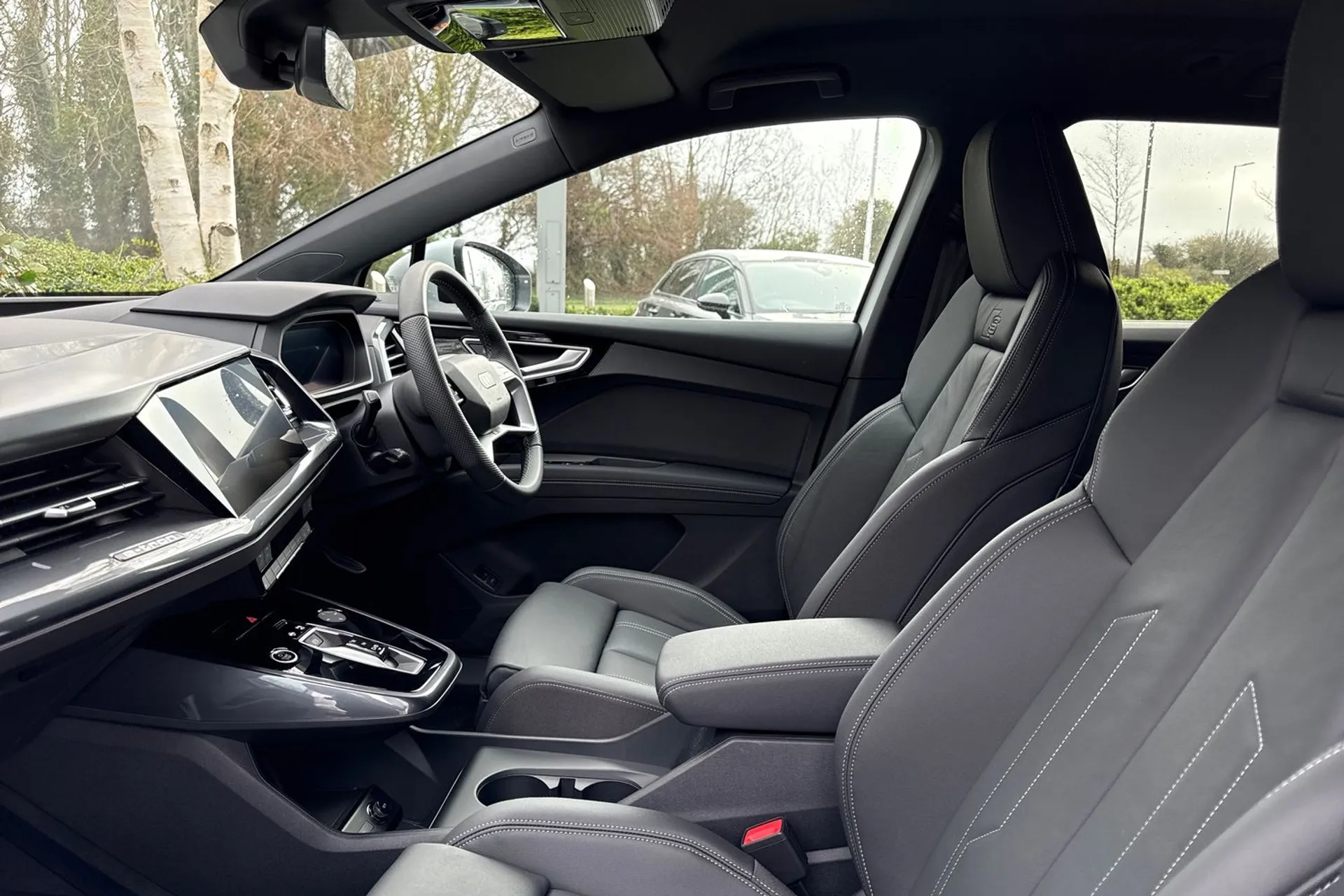 Audi Q4 thumbnail image number 40