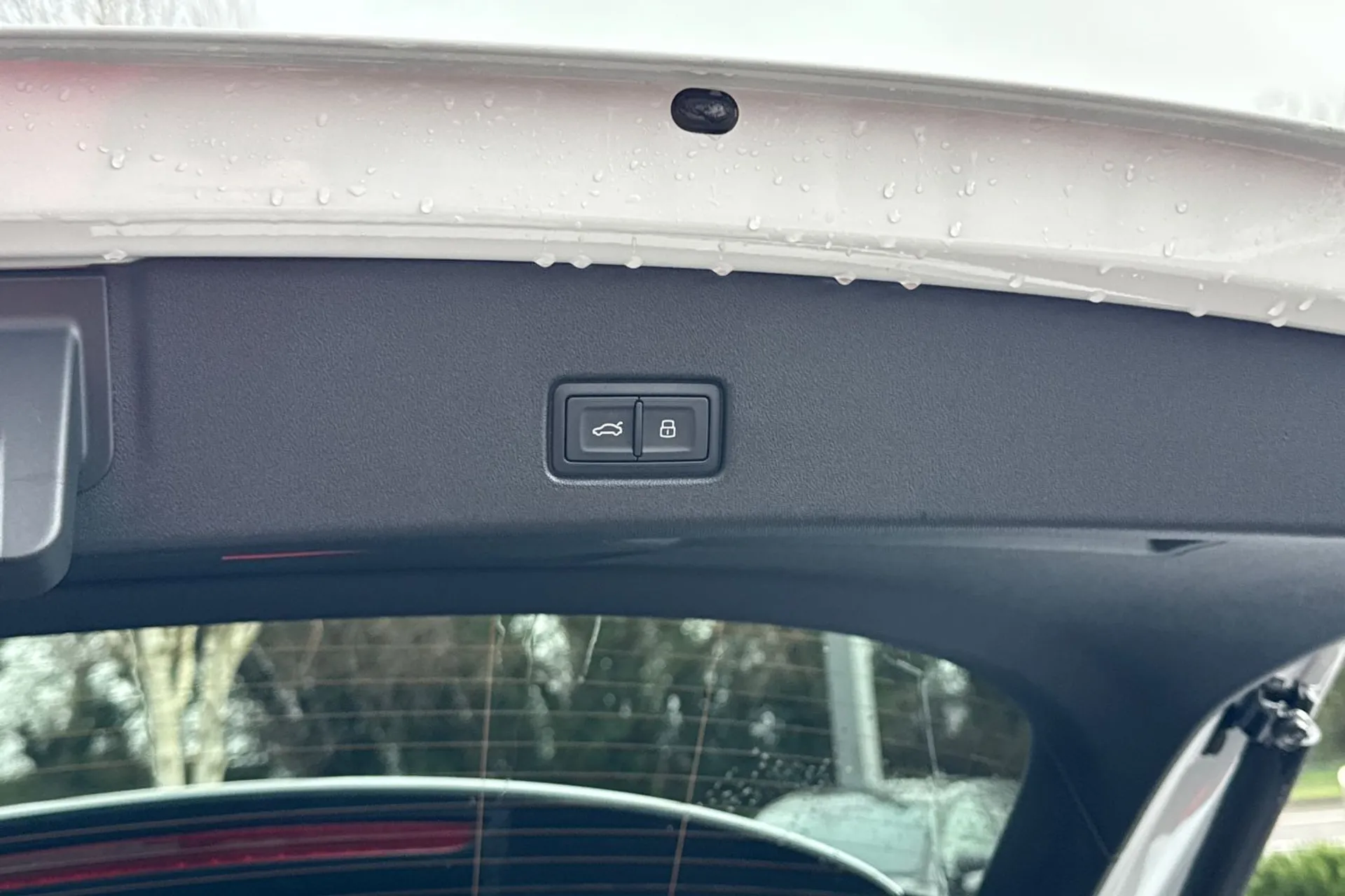 Audi Q4 thumbnail image number 38