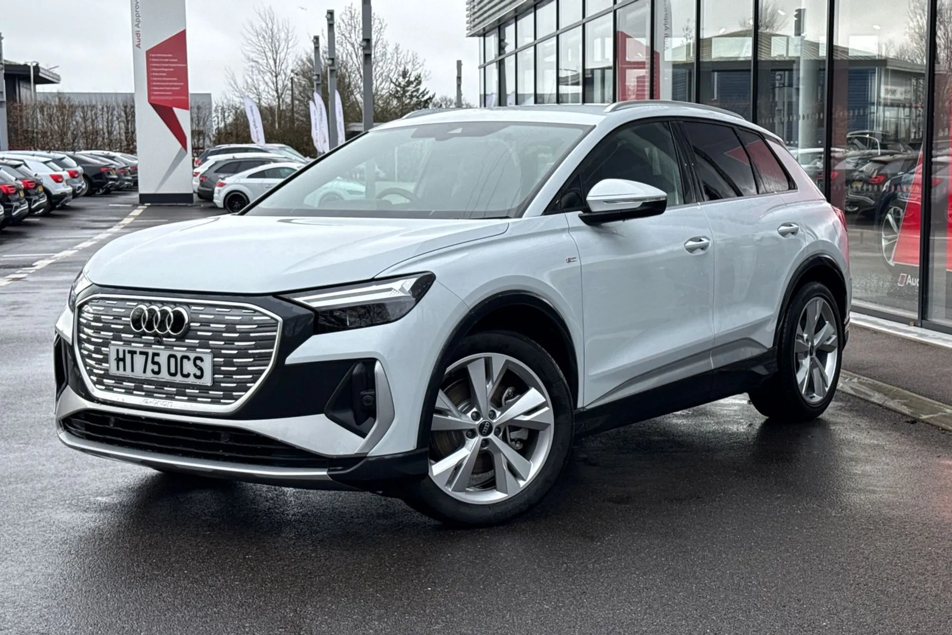 Audi Q4 thumbnail image number 5