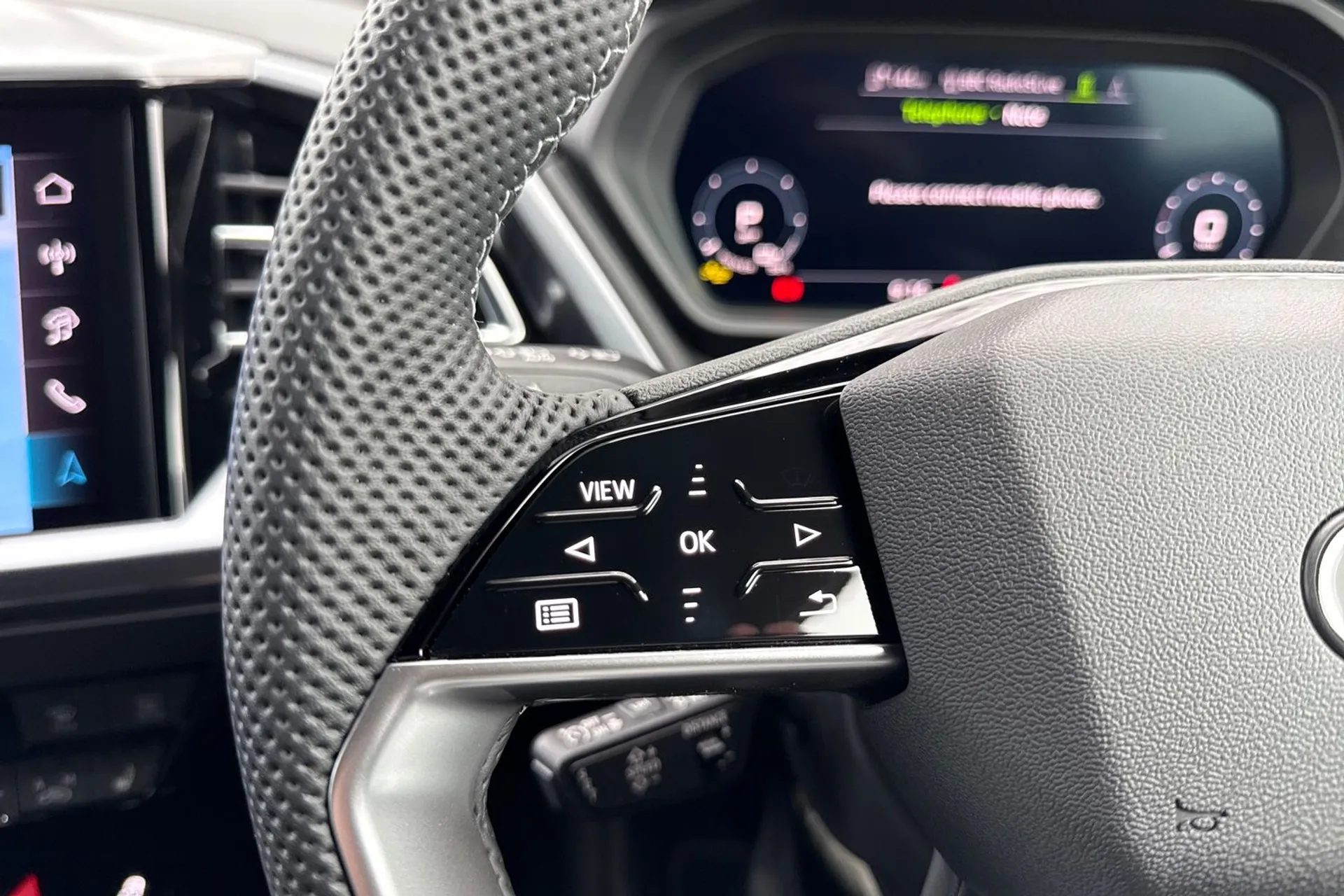 Audi Q4 thumbnail image number 24