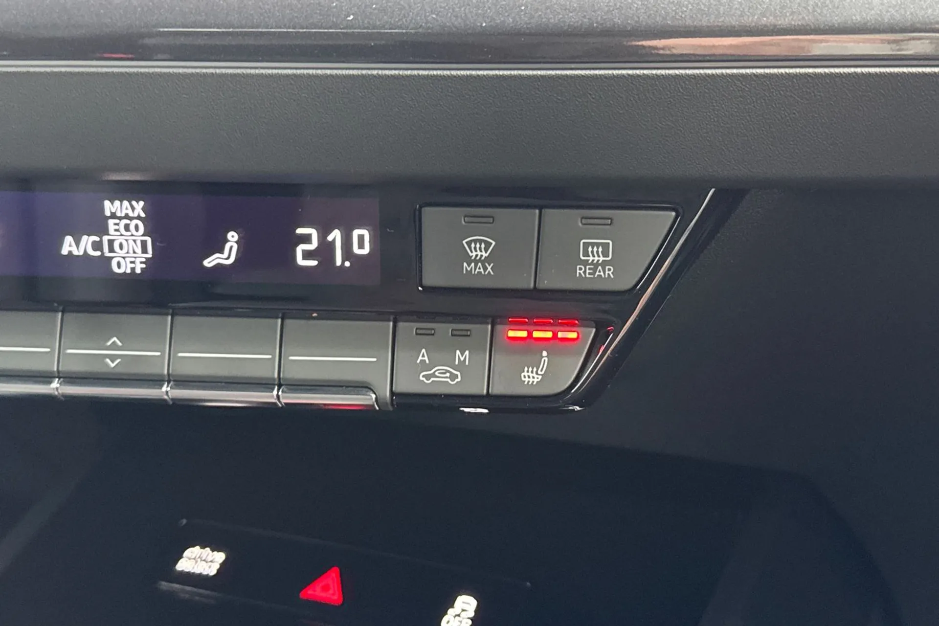 Audi Q4 thumbnail image number 16