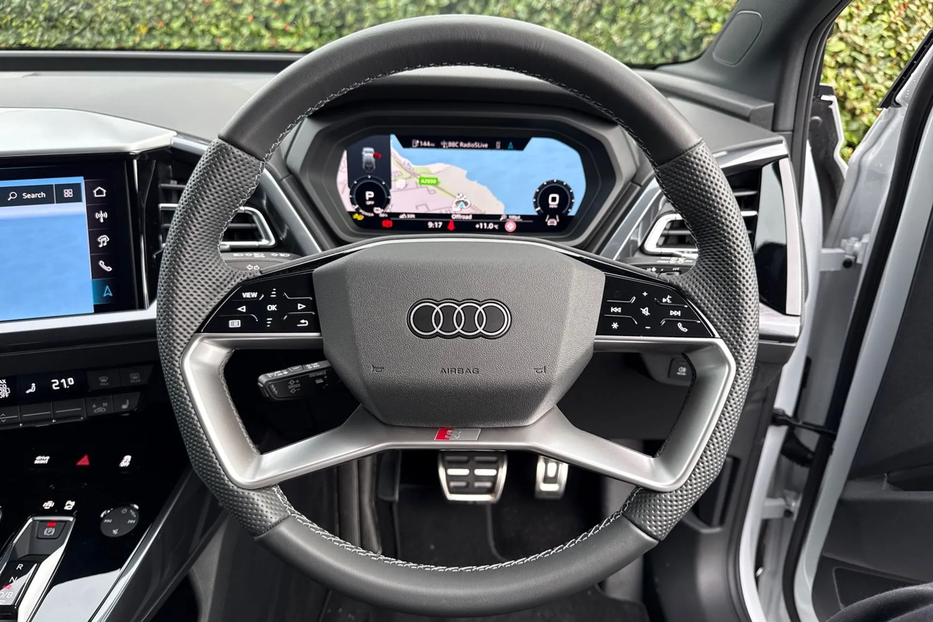 Audi Q4 thumbnail image number 8