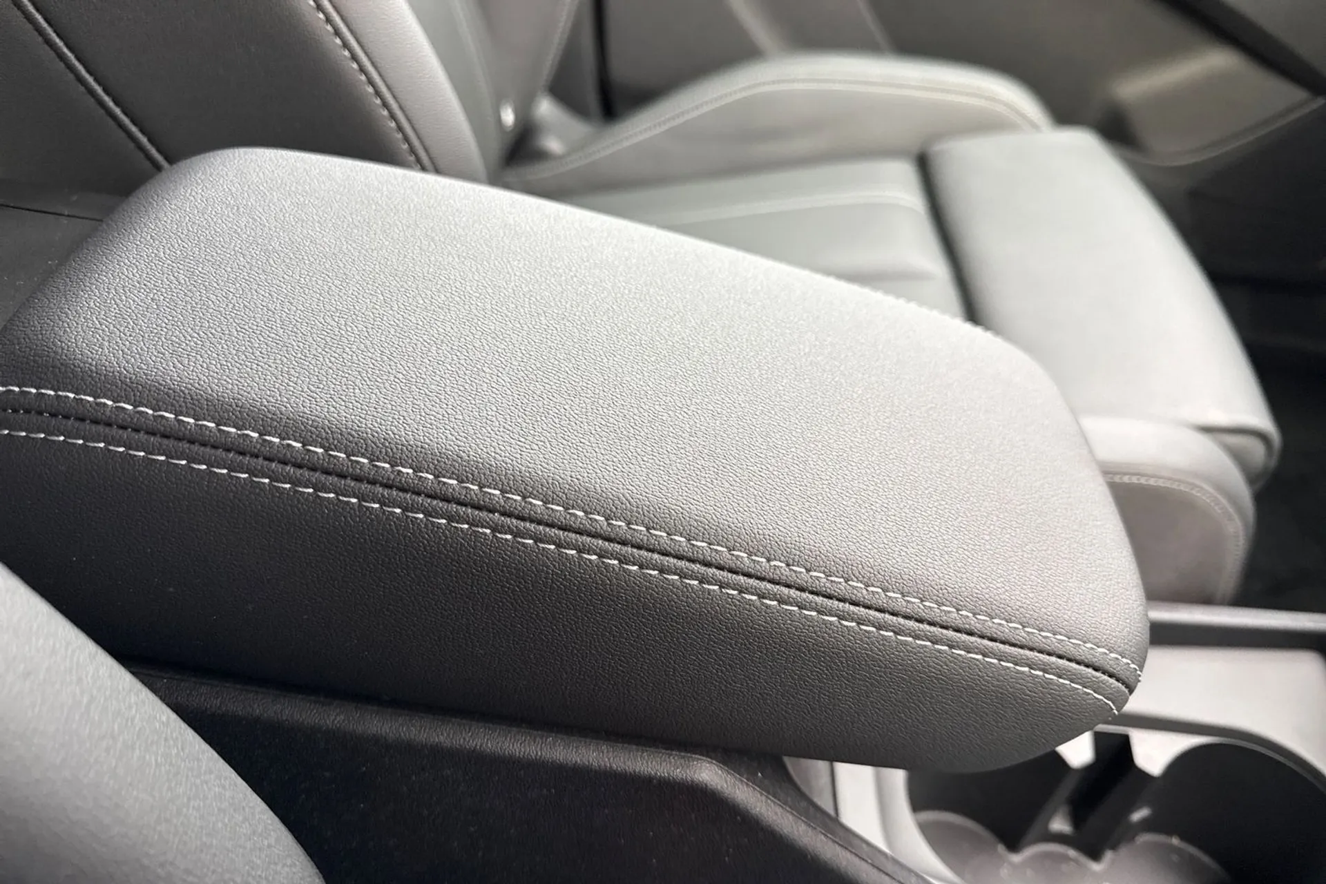 Audi Q4 thumbnail image number 36