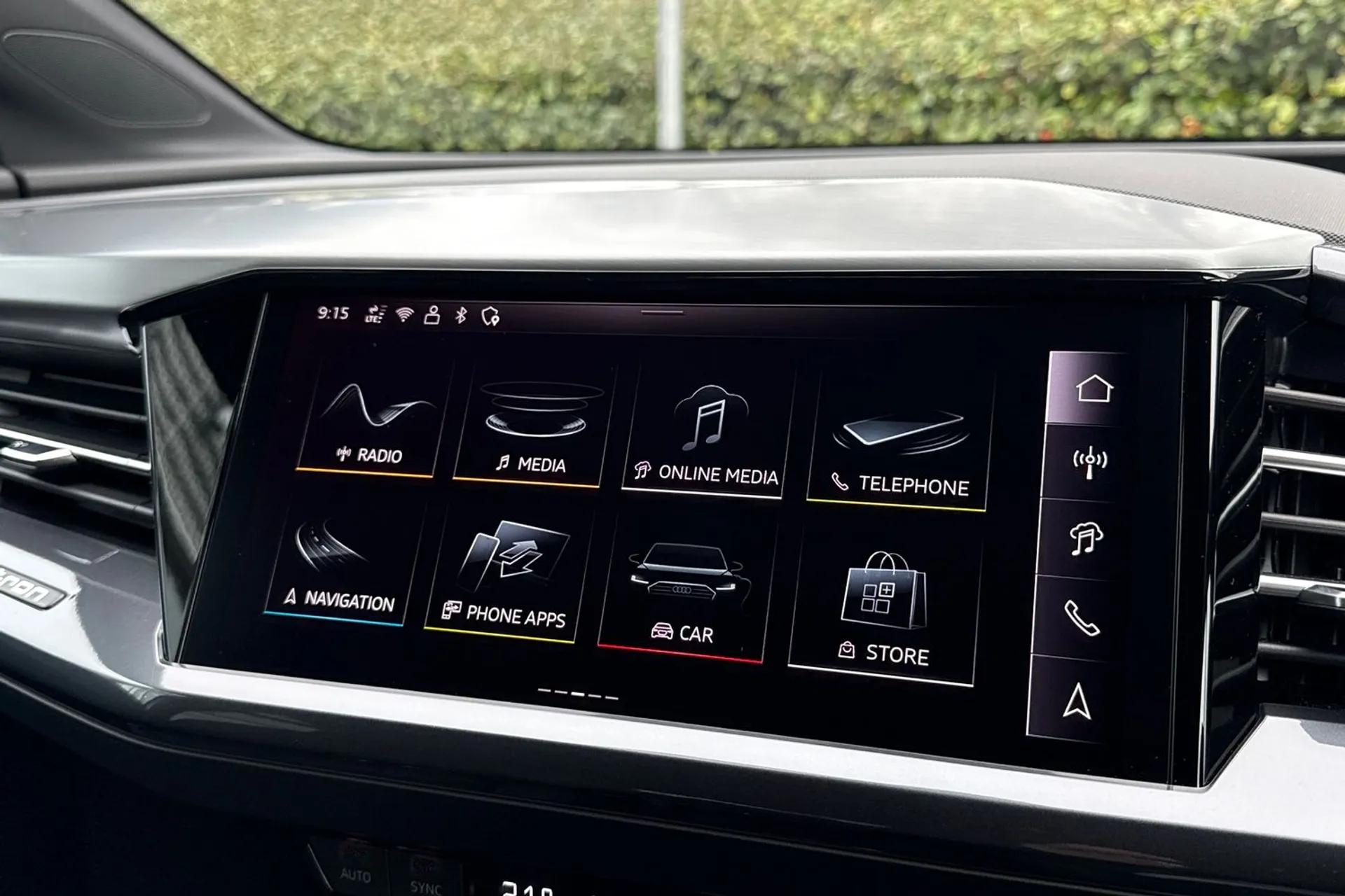 Audi Q4 thumbnail image number 41