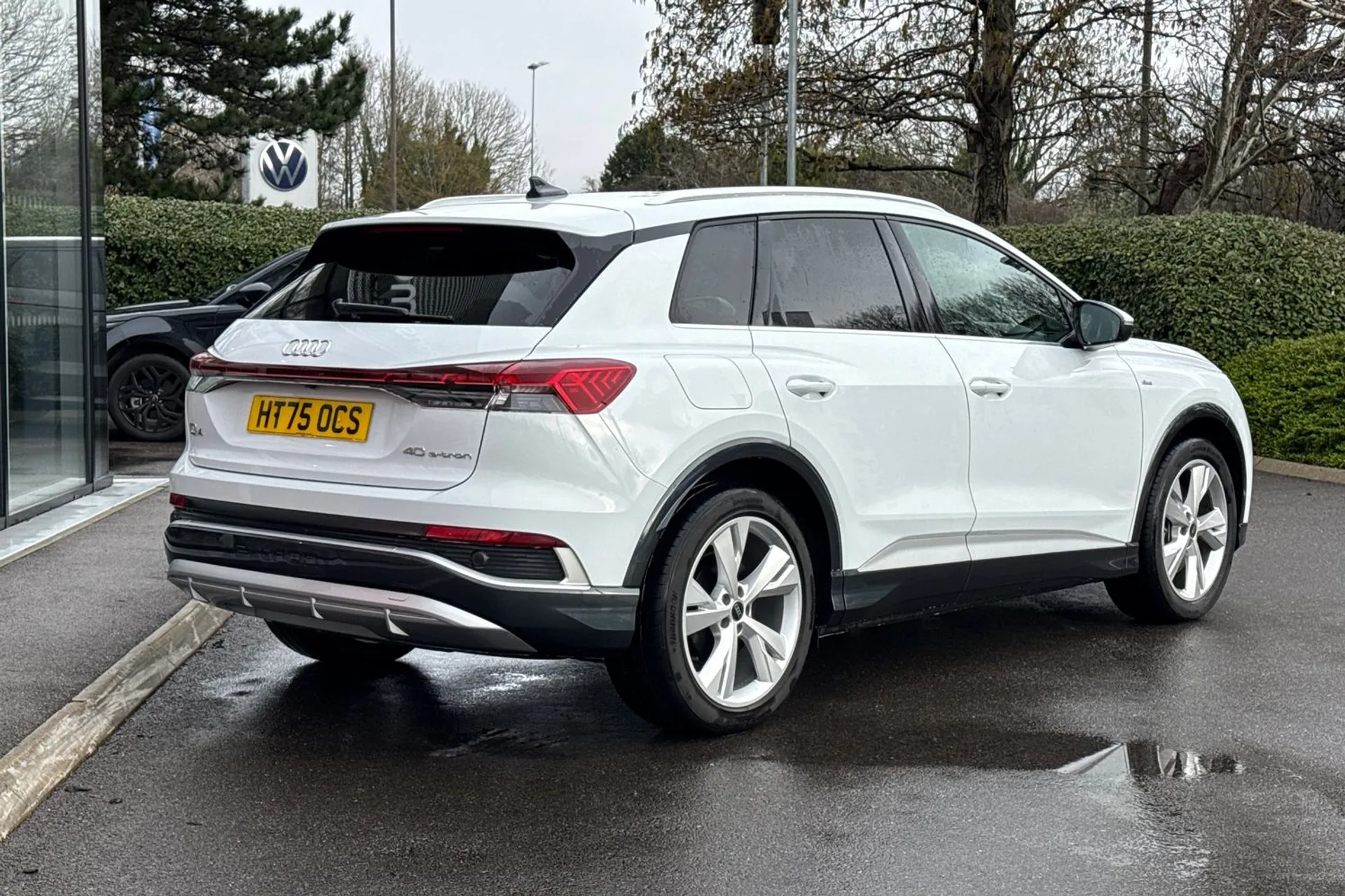 Audi Q4 thumbnail image number 12