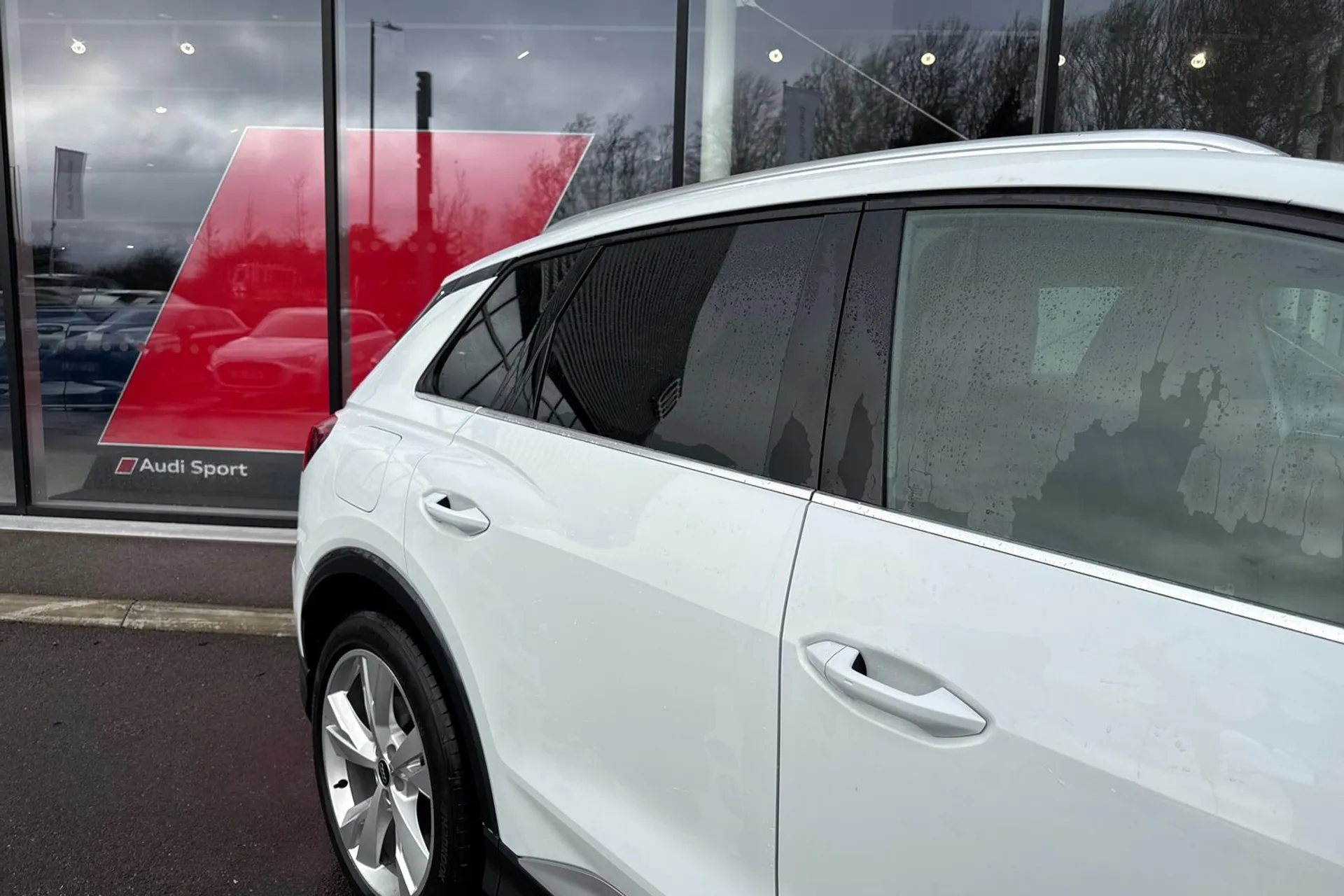 Audi Q4 thumbnail image number 26