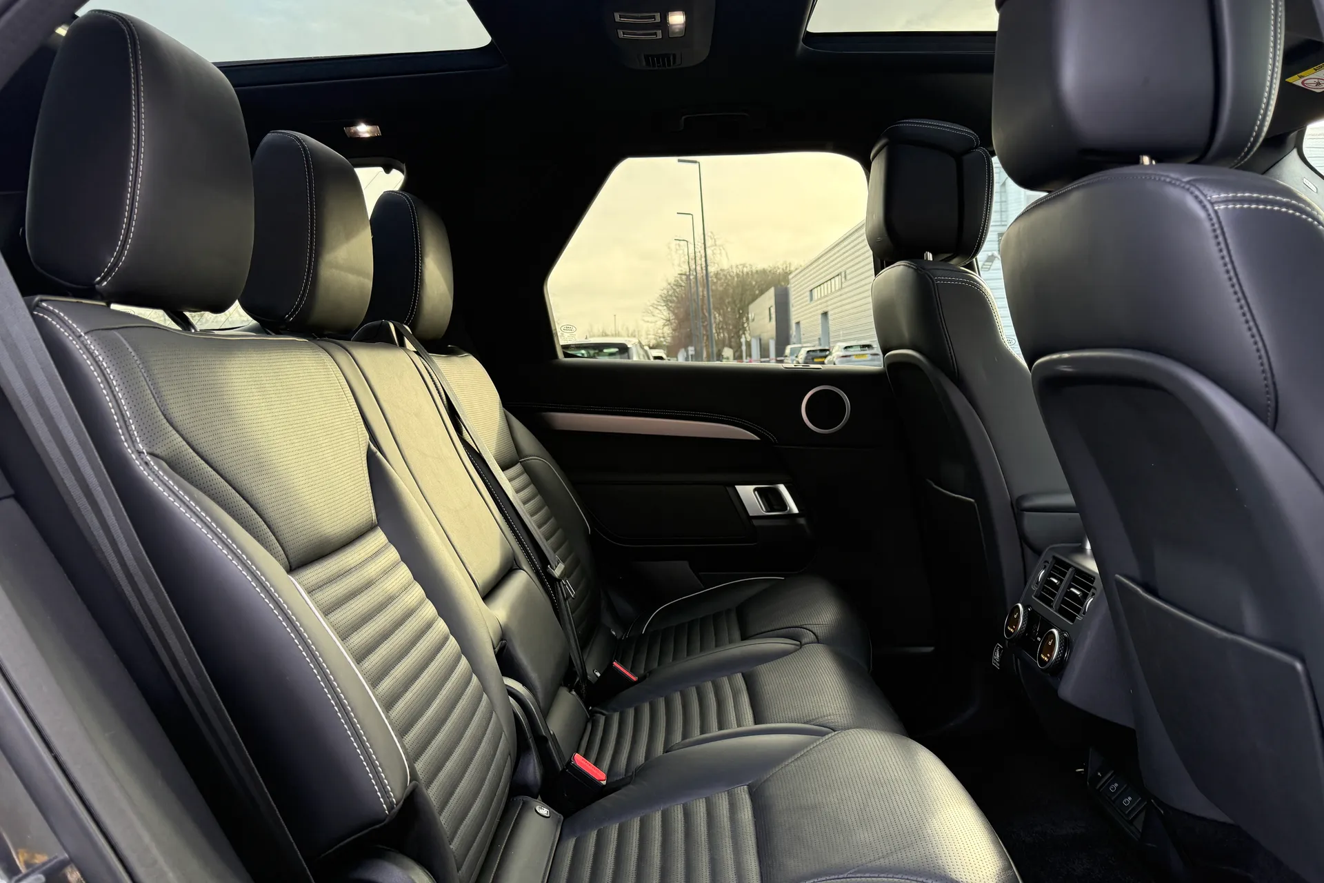 LAND ROVER DISCOVERY thumbnail image number 34