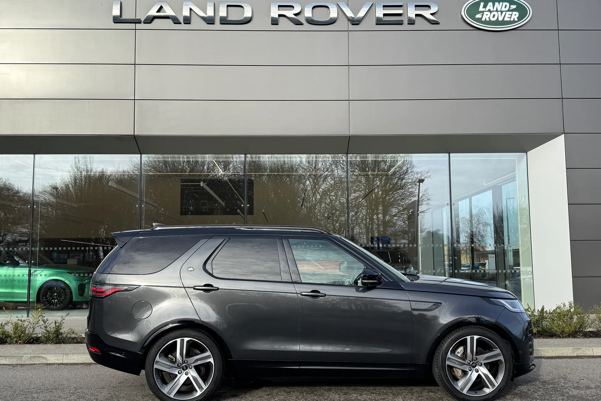 LAND ROVER DISCOVERY thumbnail image number 2