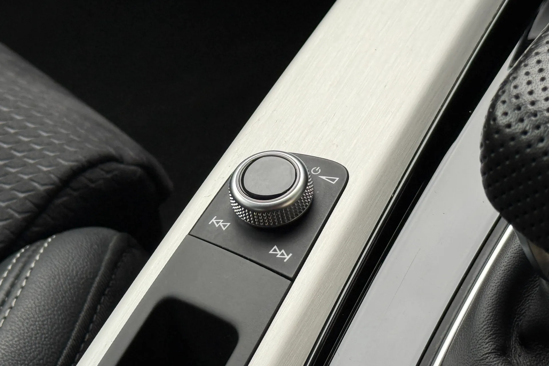 Audi A4 thumbnail image number 19