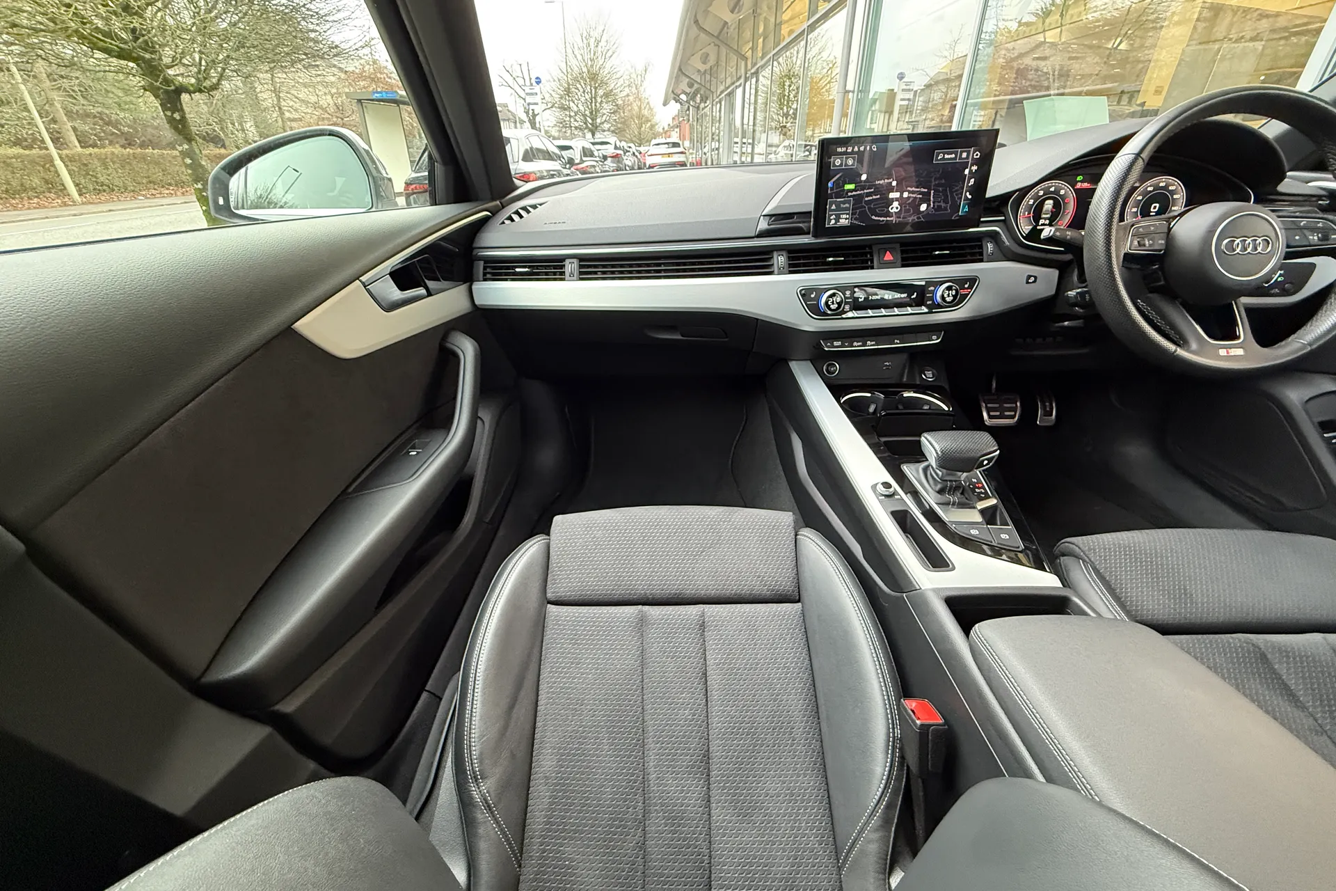 Audi A4 thumbnail image number 45