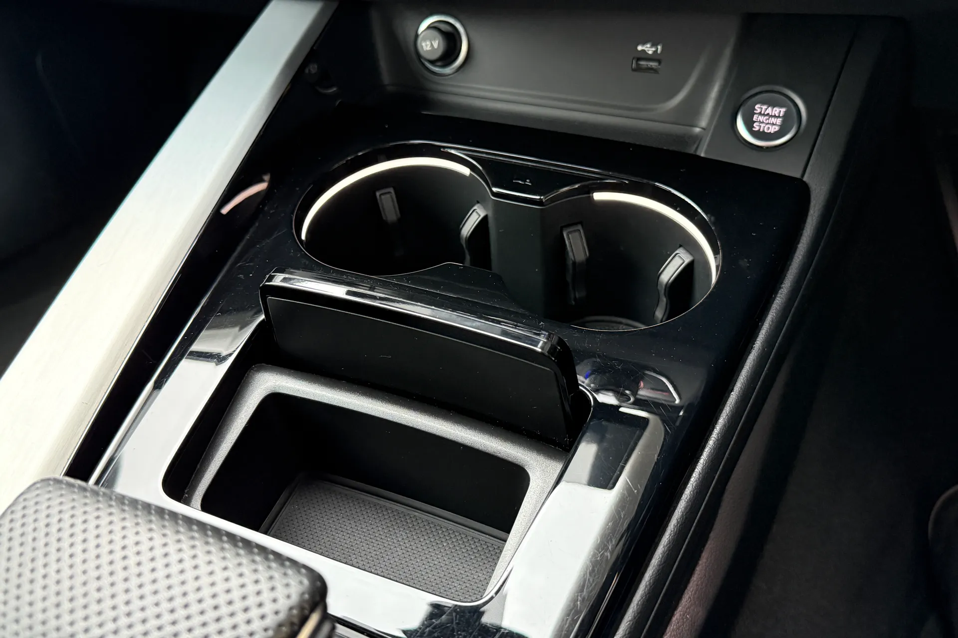 Audi A4 thumbnail image number 17