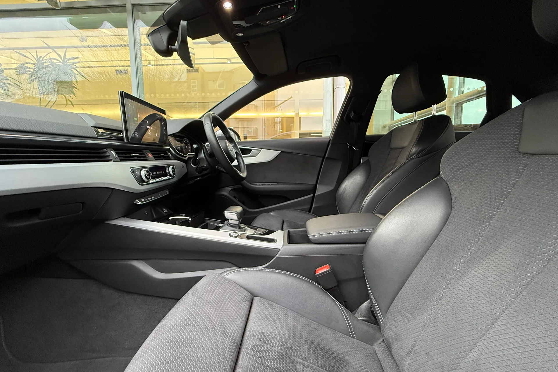 Audi A4 thumbnail image number 56