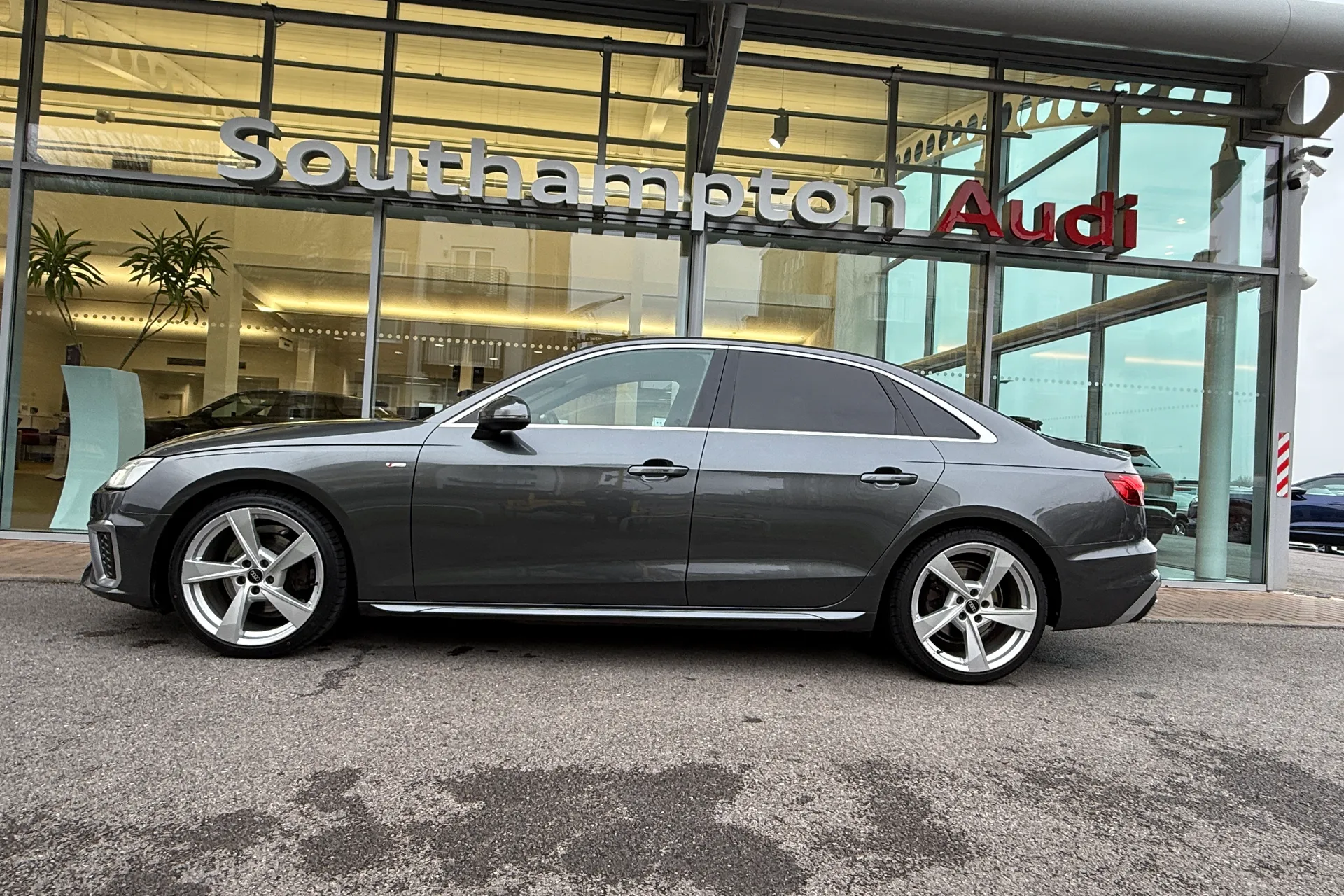 Audi A4 thumbnail image number 53