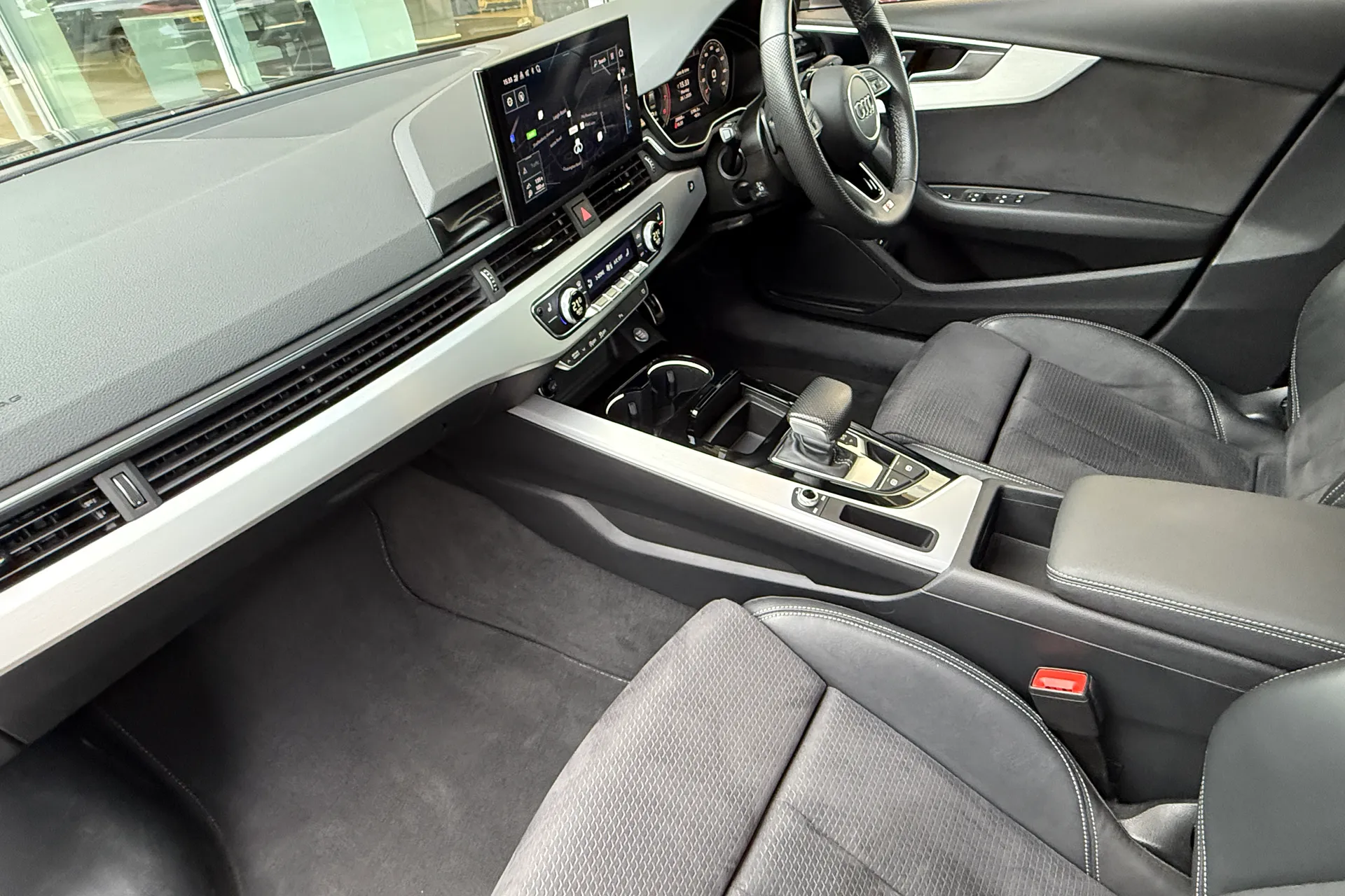 Audi A4 thumbnail image number 58