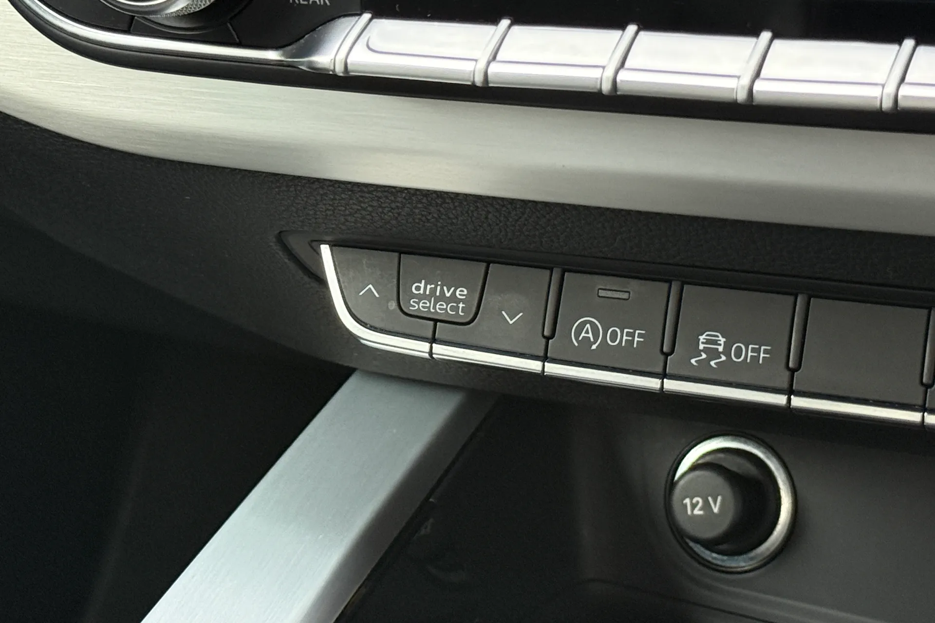 Audi A4 thumbnail image number 12