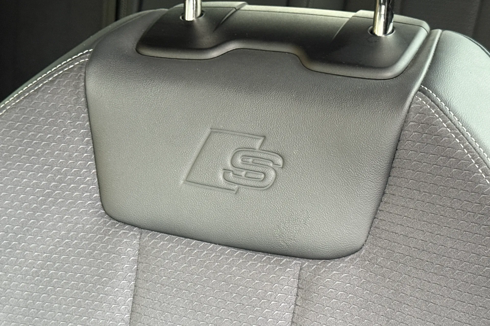 Audi A4 thumbnail image number 60