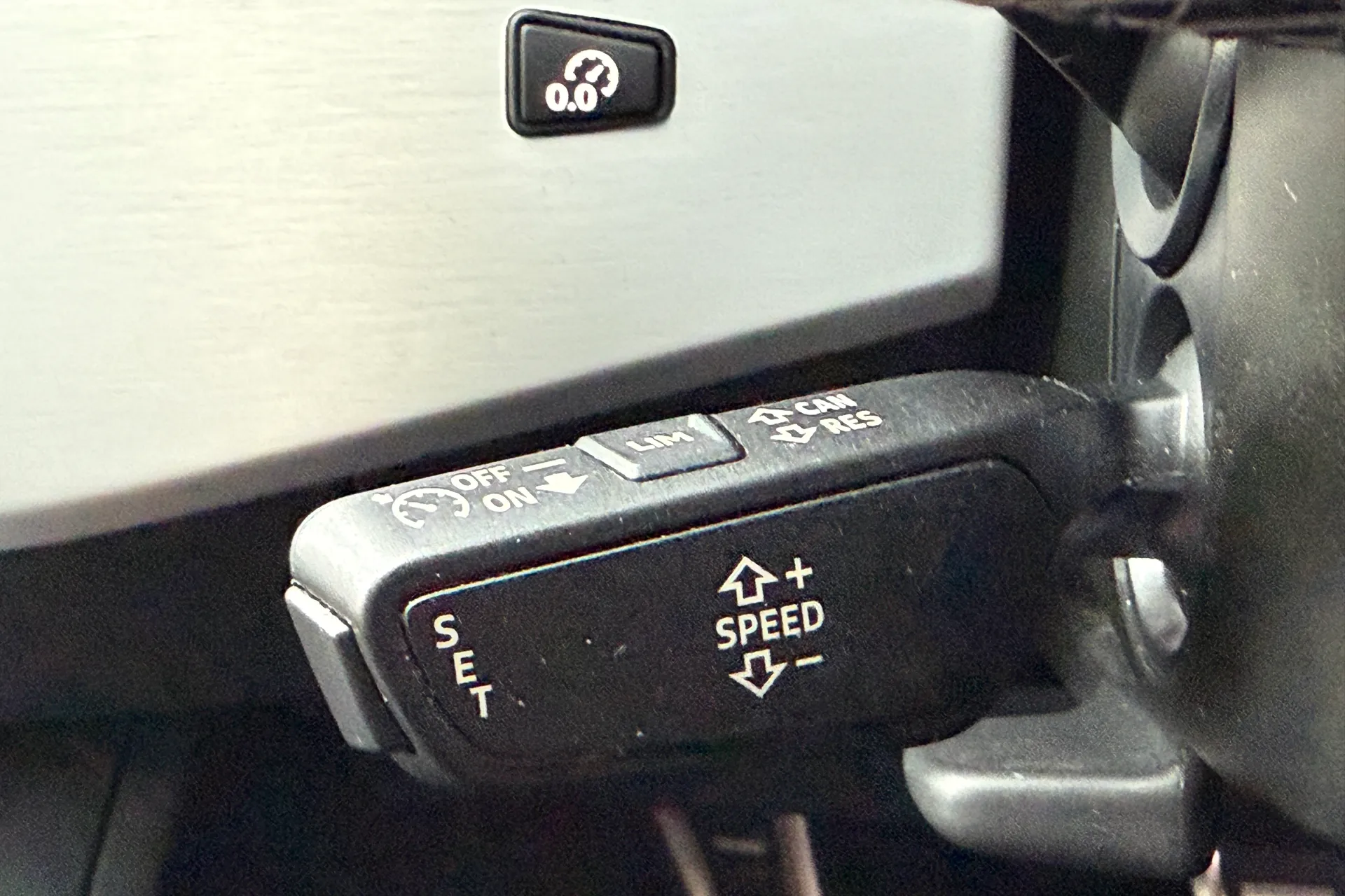 Audi A4 thumbnail image number 30