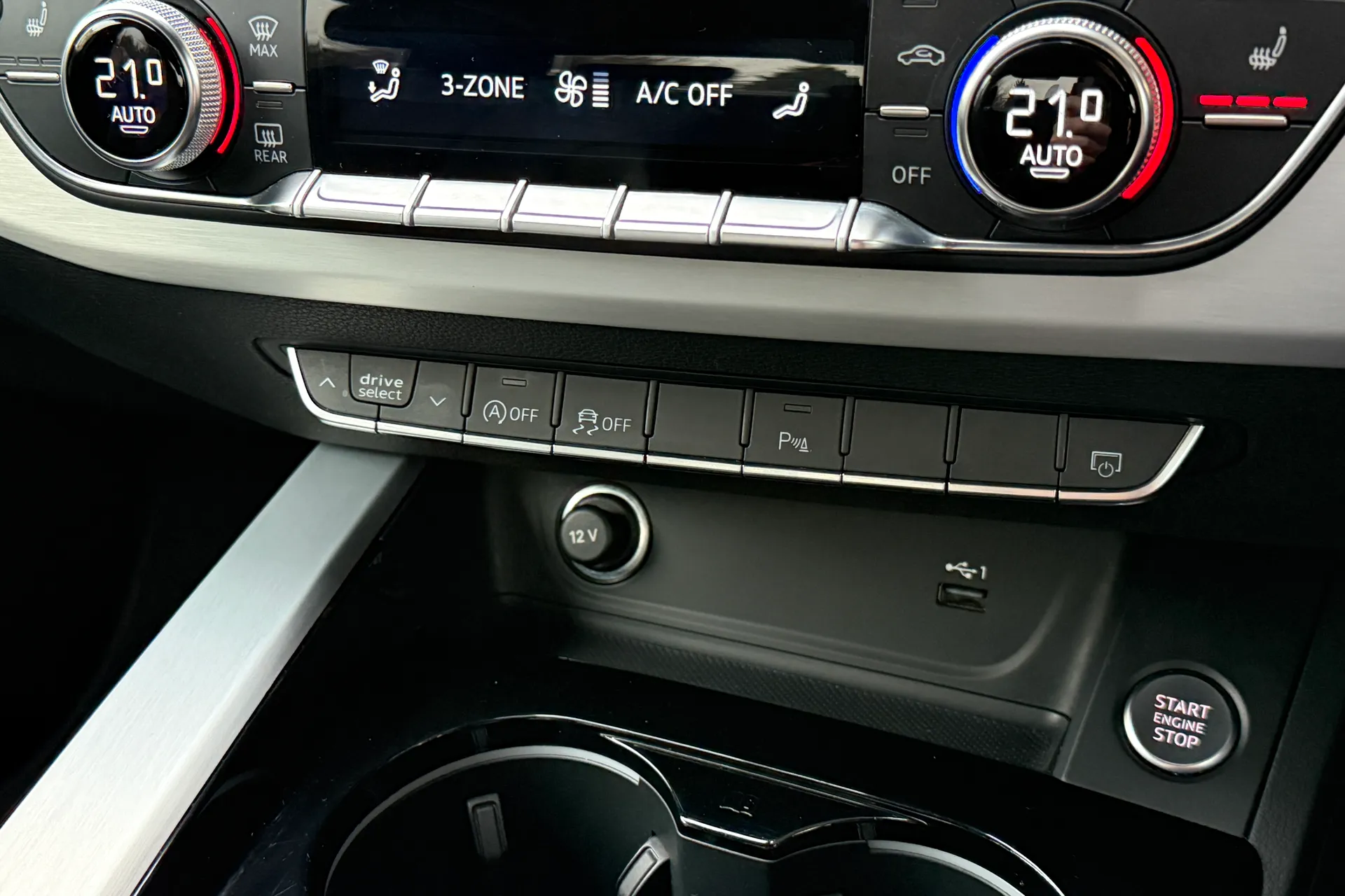 Audi A4 thumbnail image number 11