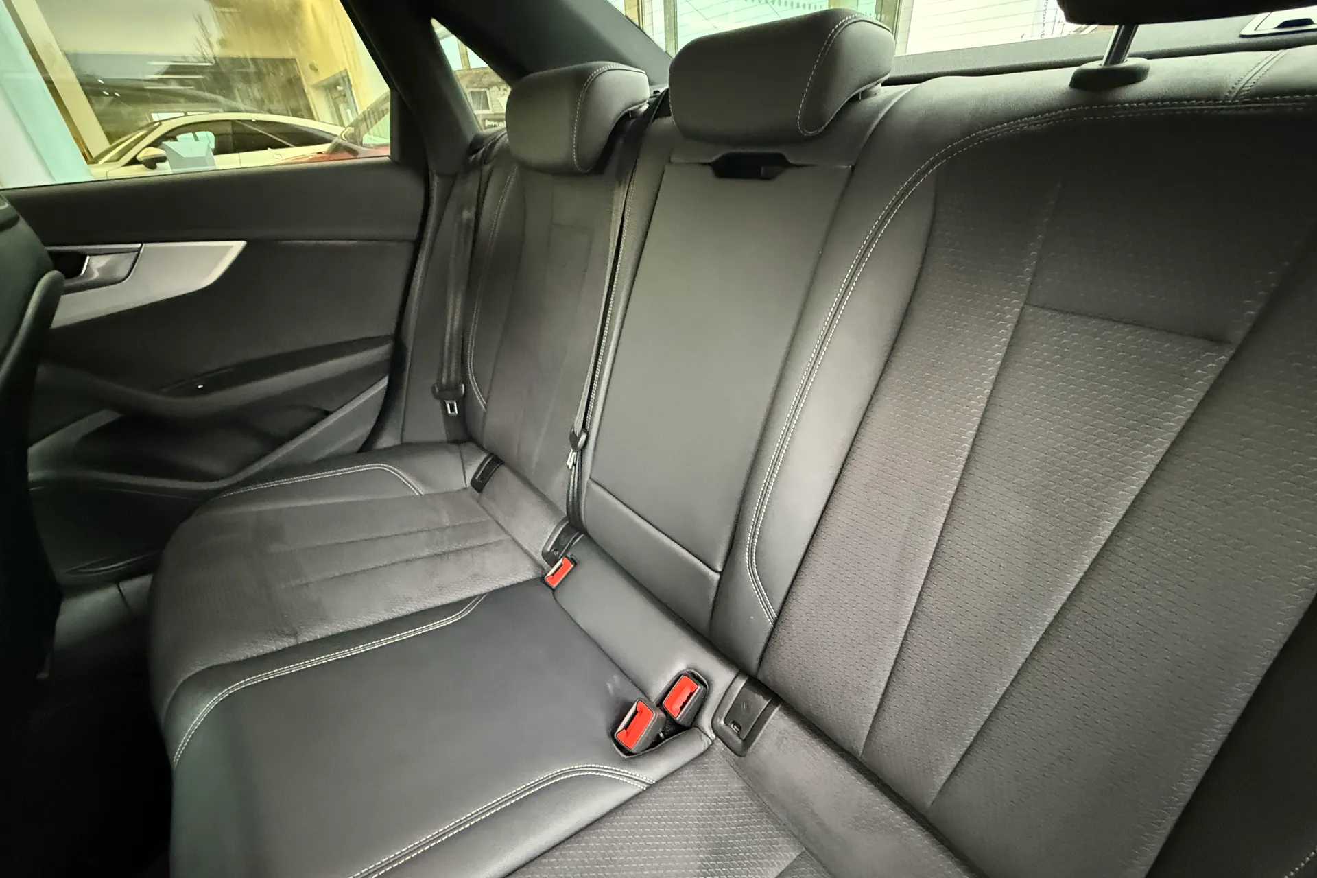 Audi A4 thumbnail image number 55