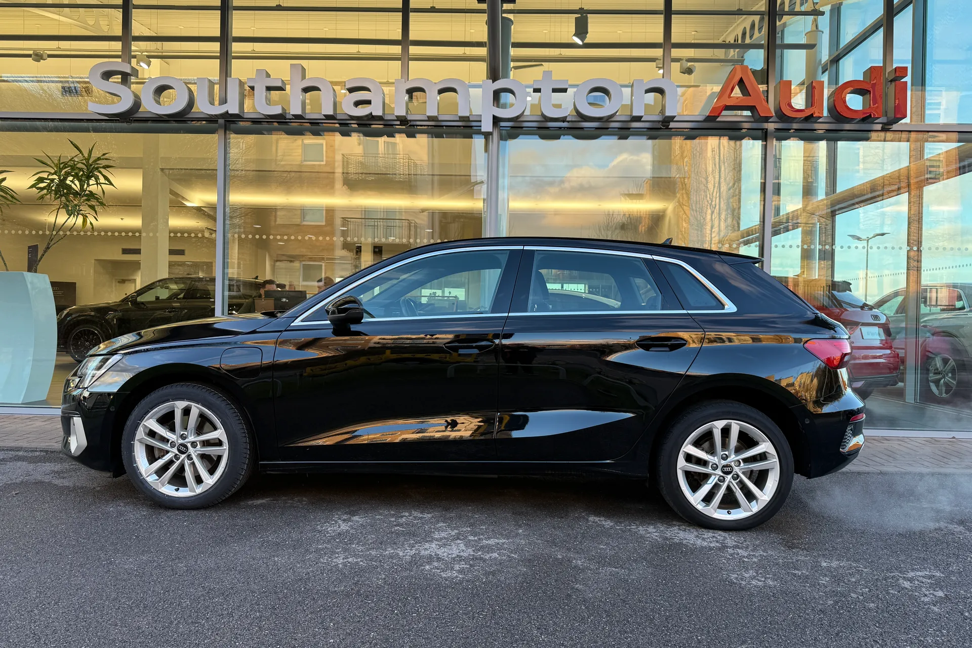 Audi A3 thumbnail image number 2