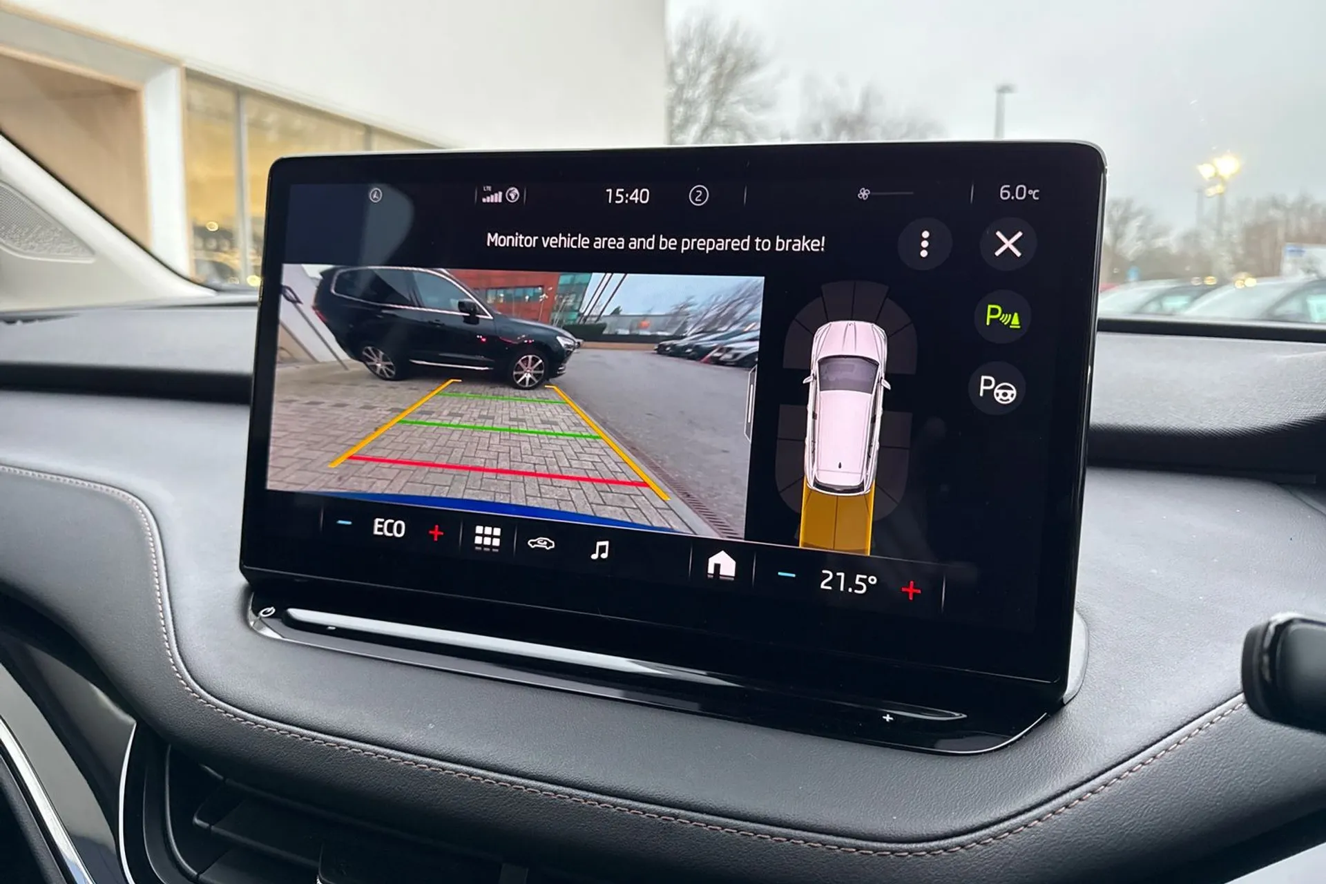 SKODA ENYAQ thumbnail image number 4