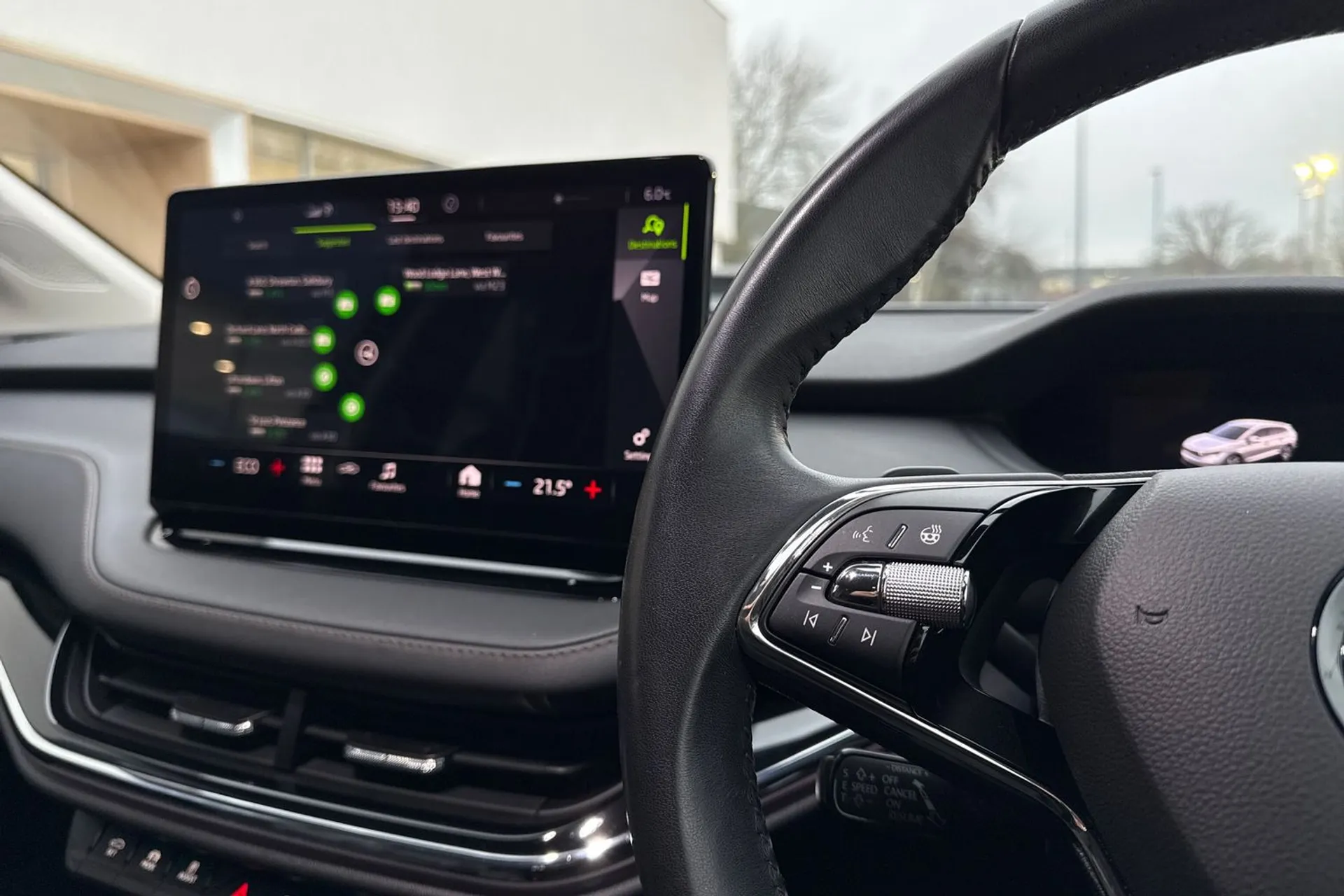 SKODA ENYAQ thumbnail image number 36